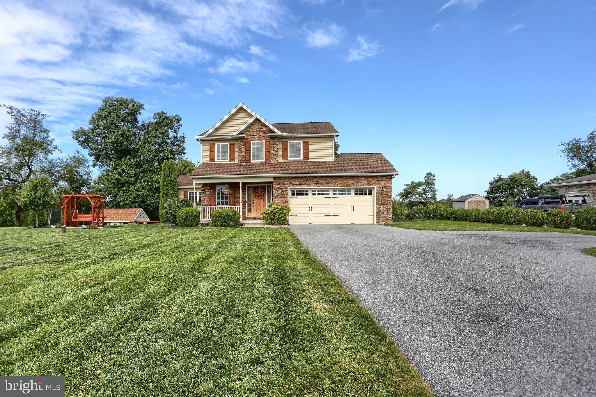 6 HARVEY CIRCLE