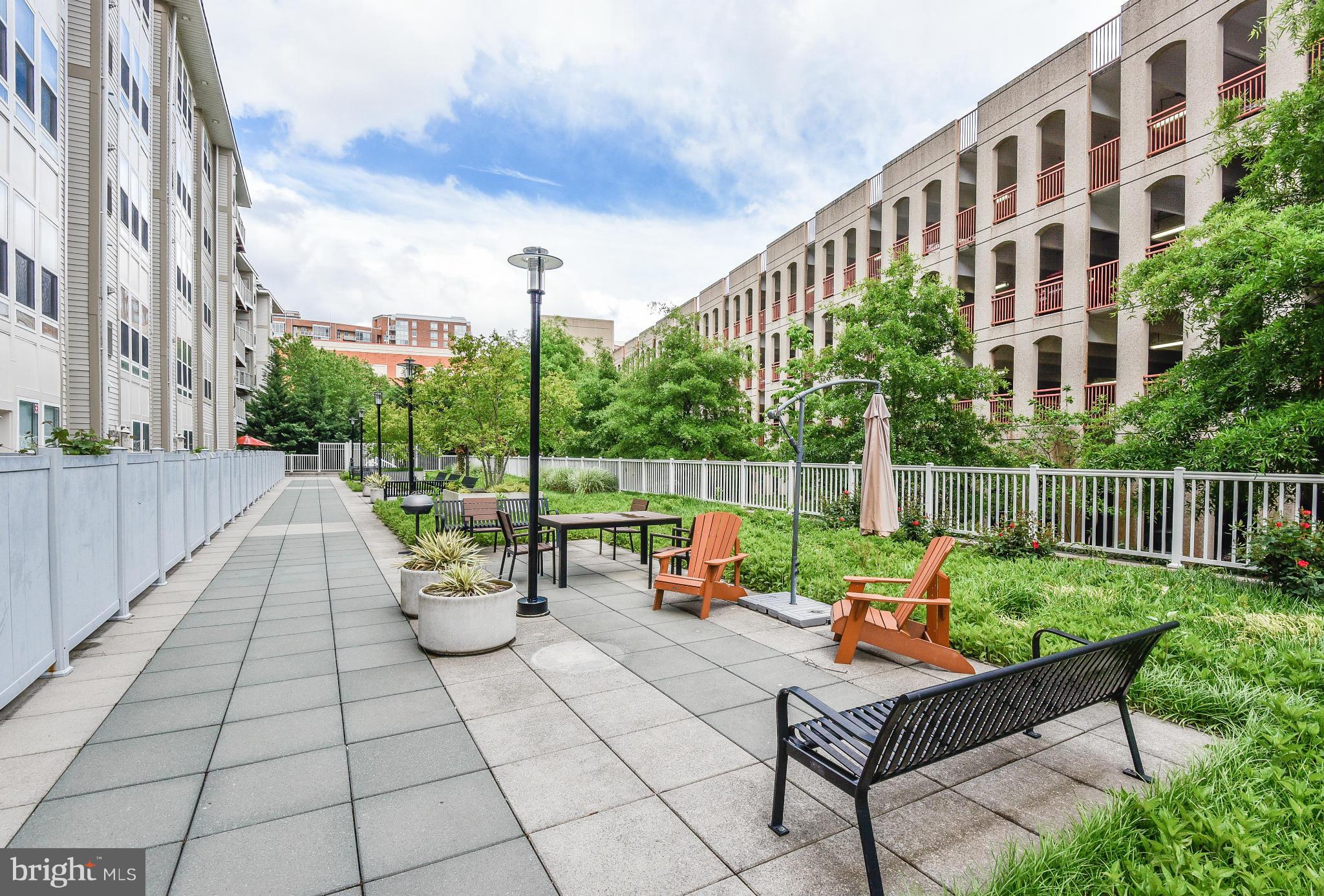 8045 AT SILVER SPRING METRO - Residential