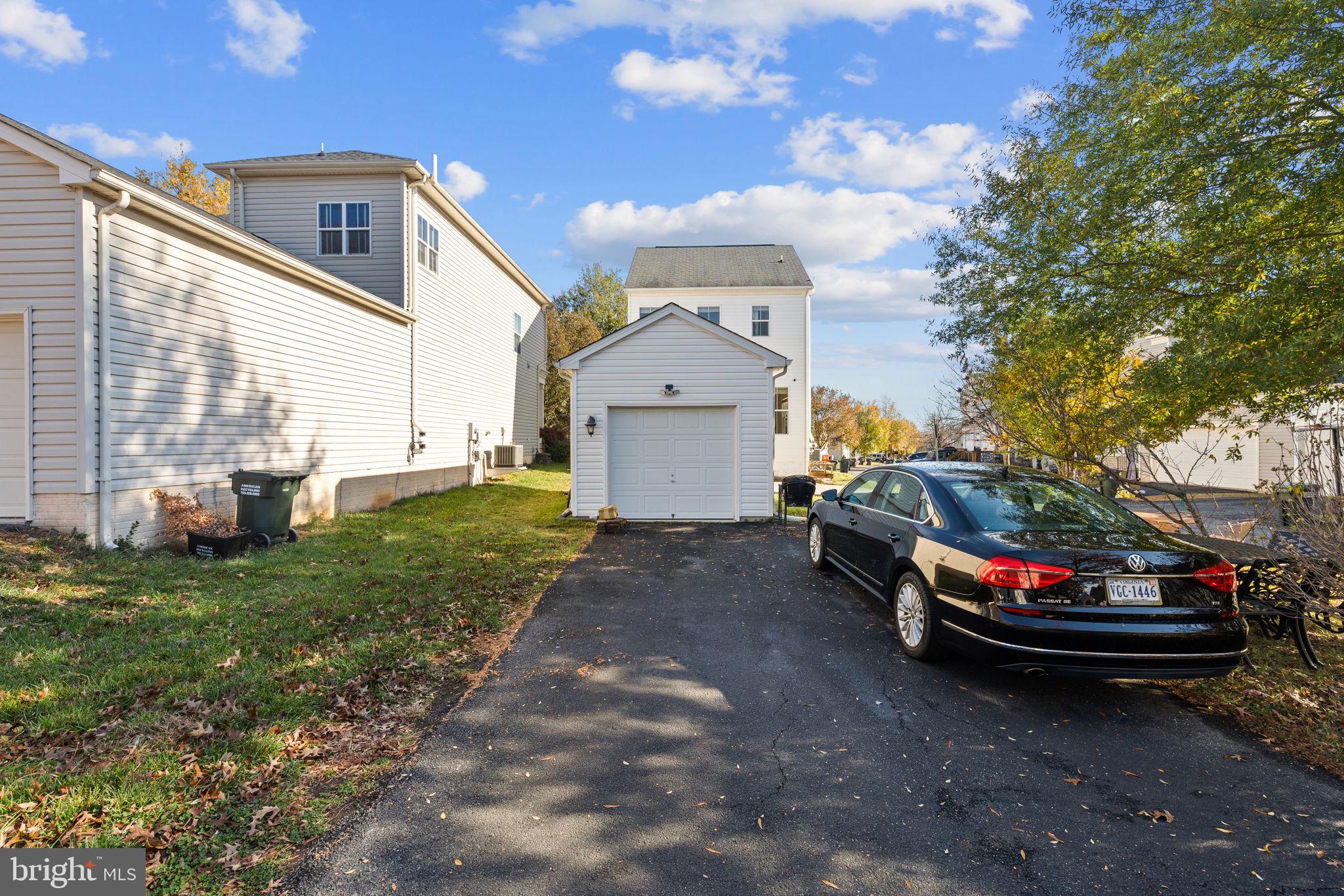 MEADOWS AT MORRIS FARM - Residential