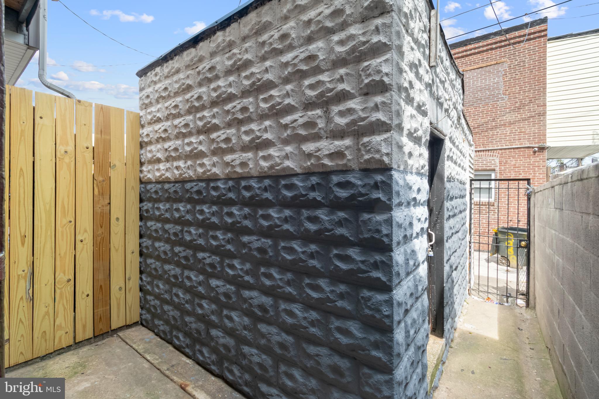 MADISON EASTEND - Residential Lease