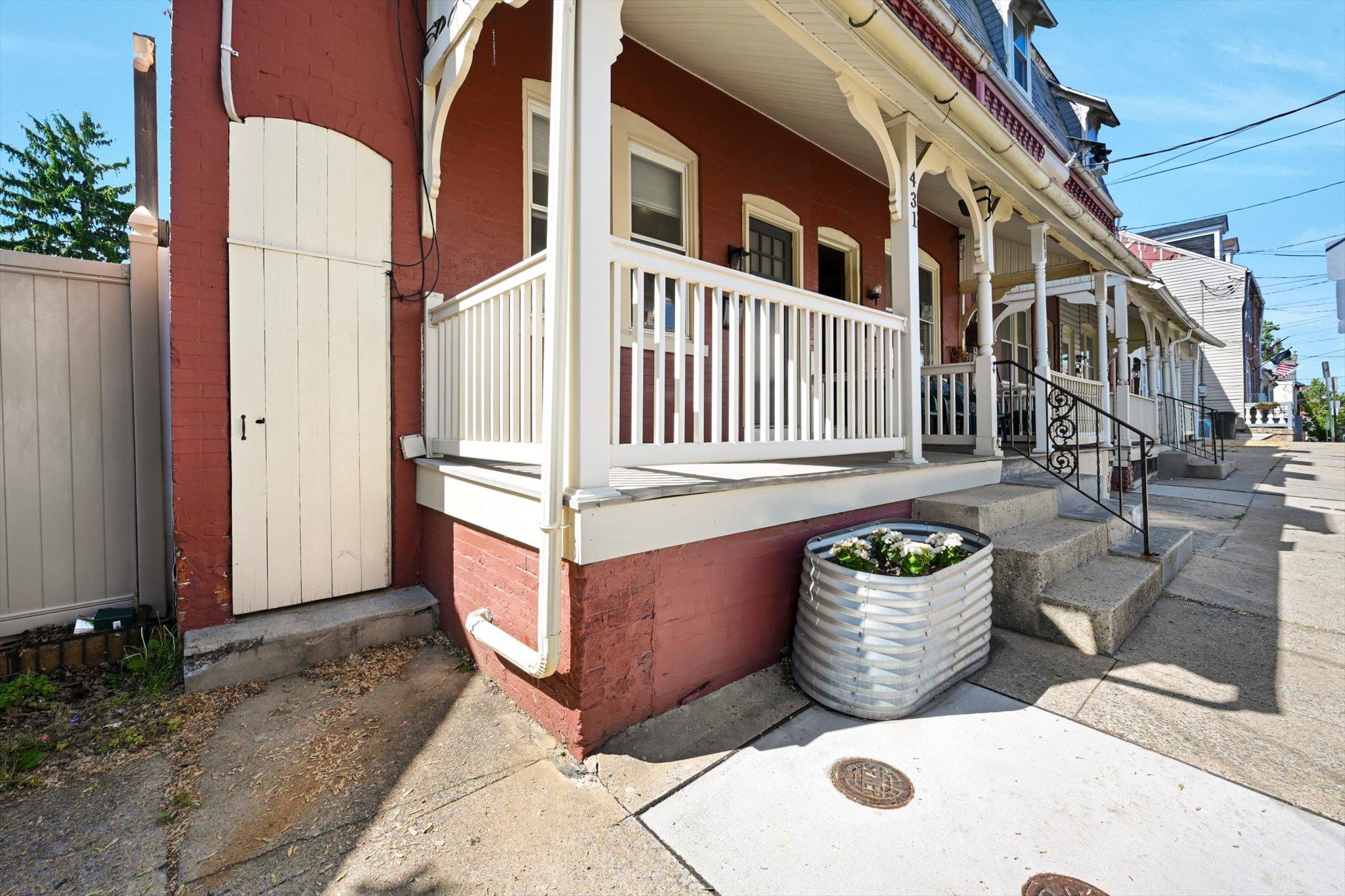 431 HIGH STREET