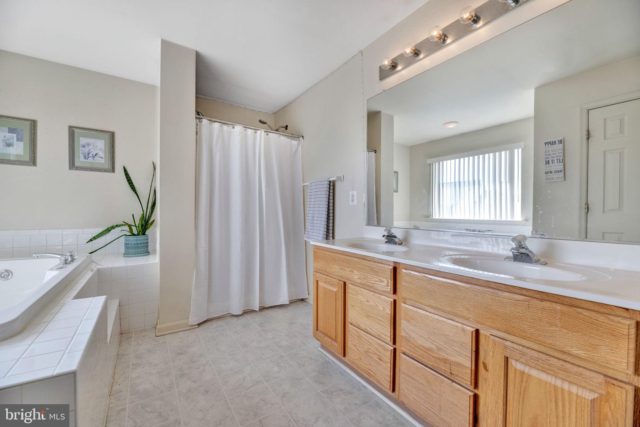 CROSS POINT - Residential