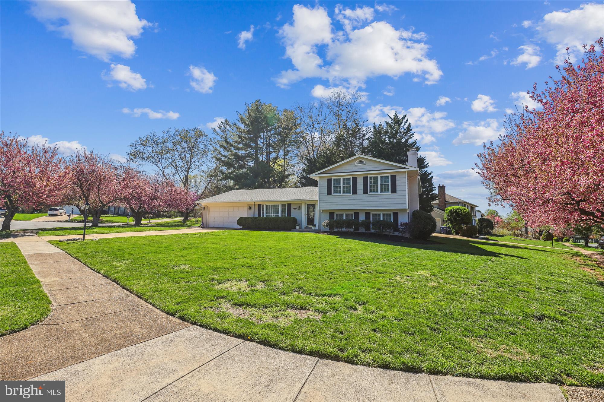 SHOUSE VILLAGE - Residential