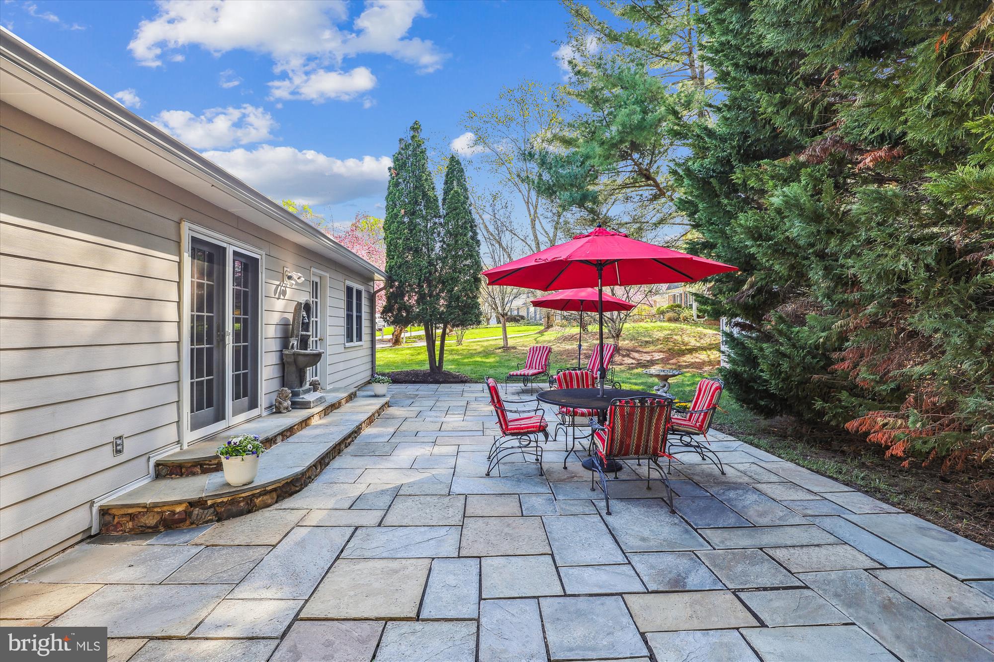 SHOUSE VILLAGE - Residential