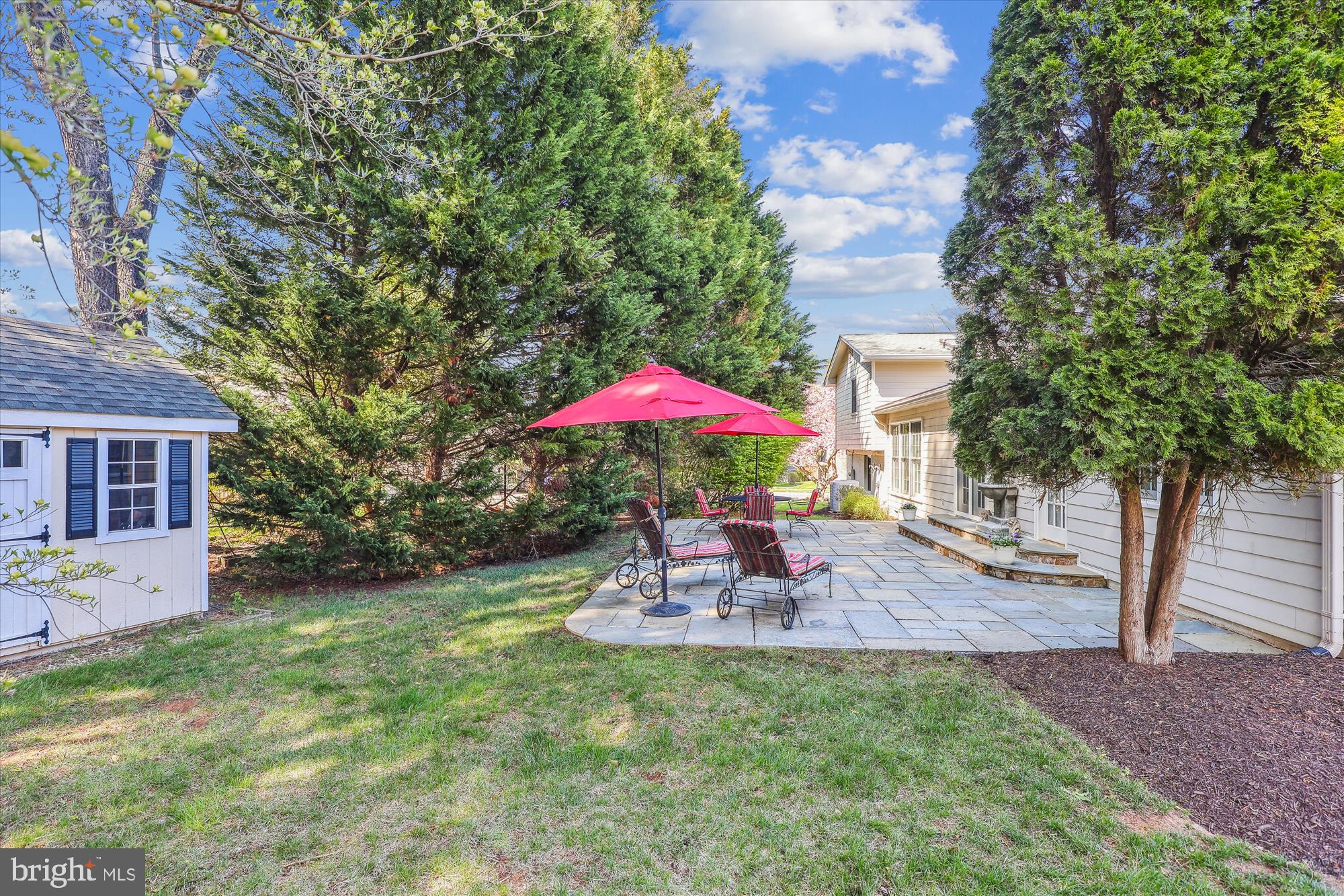 SHOUSE VILLAGE - Residential