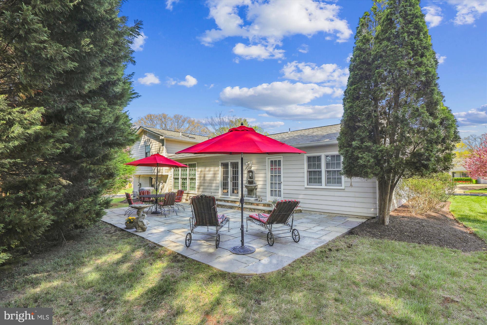 SHOUSE VILLAGE - Residential