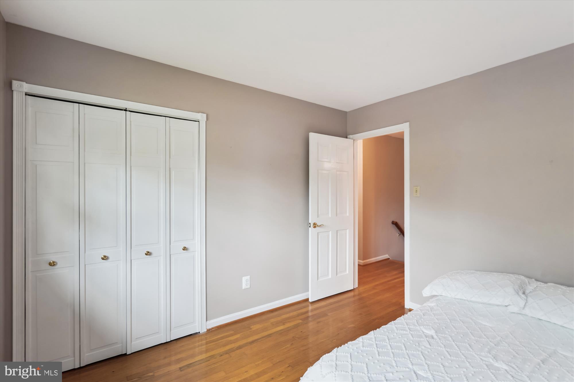 SHOUSE VILLAGE - Residential