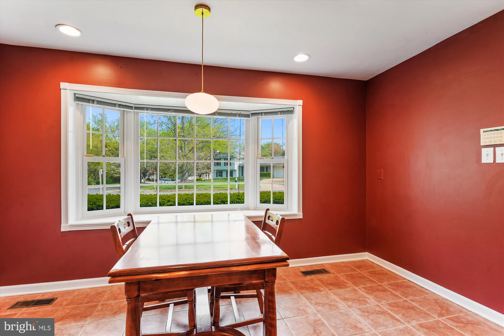 SHOUSE VILLAGE - Residential