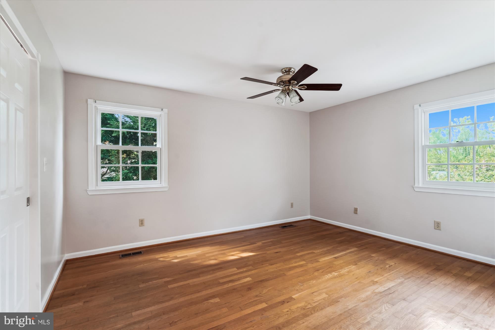 SHOUSE VILLAGE - Residential