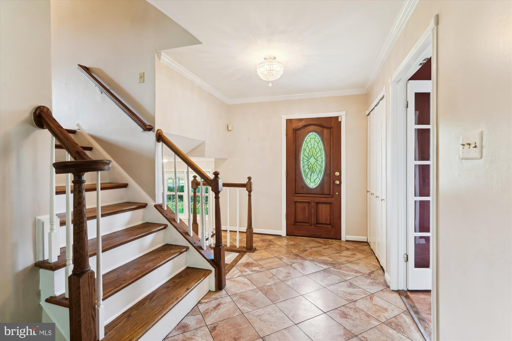 SHOUSE VILLAGE - Residential