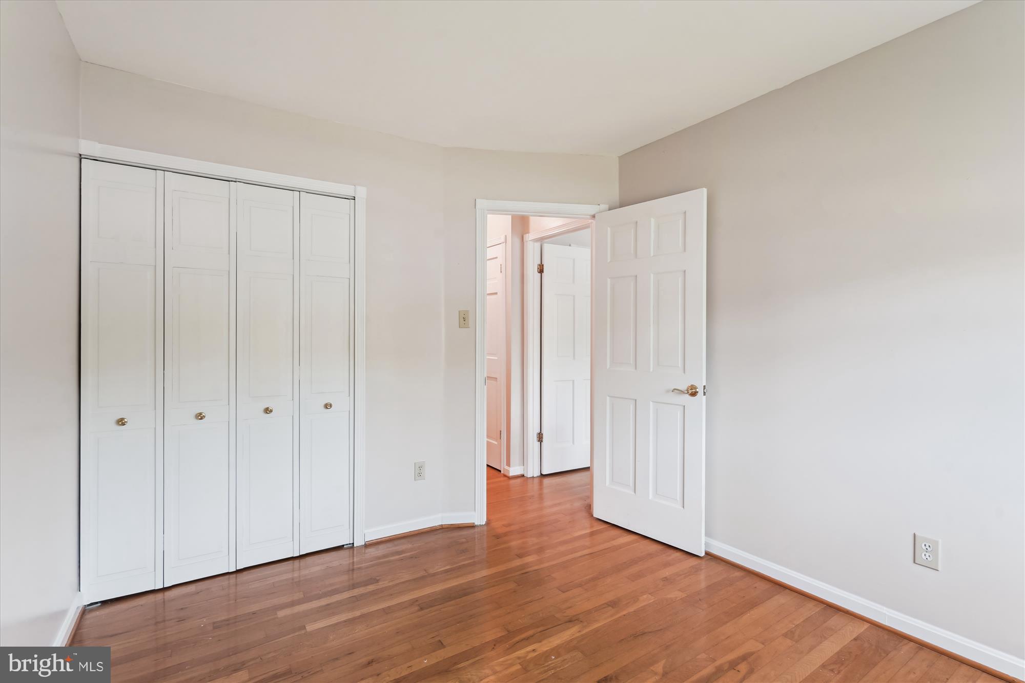 SHOUSE VILLAGE - Residential