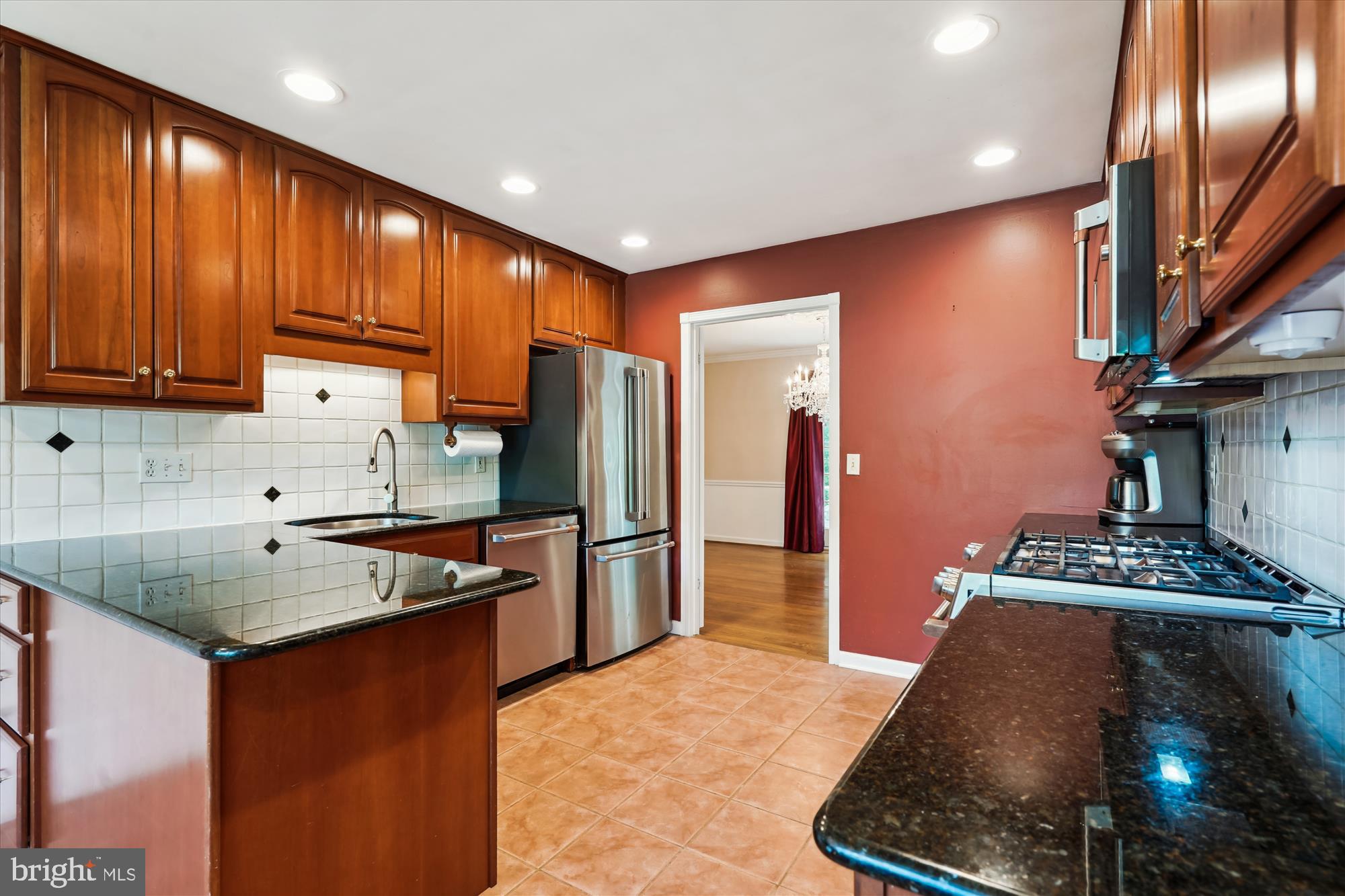 SHOUSE VILLAGE - Residential