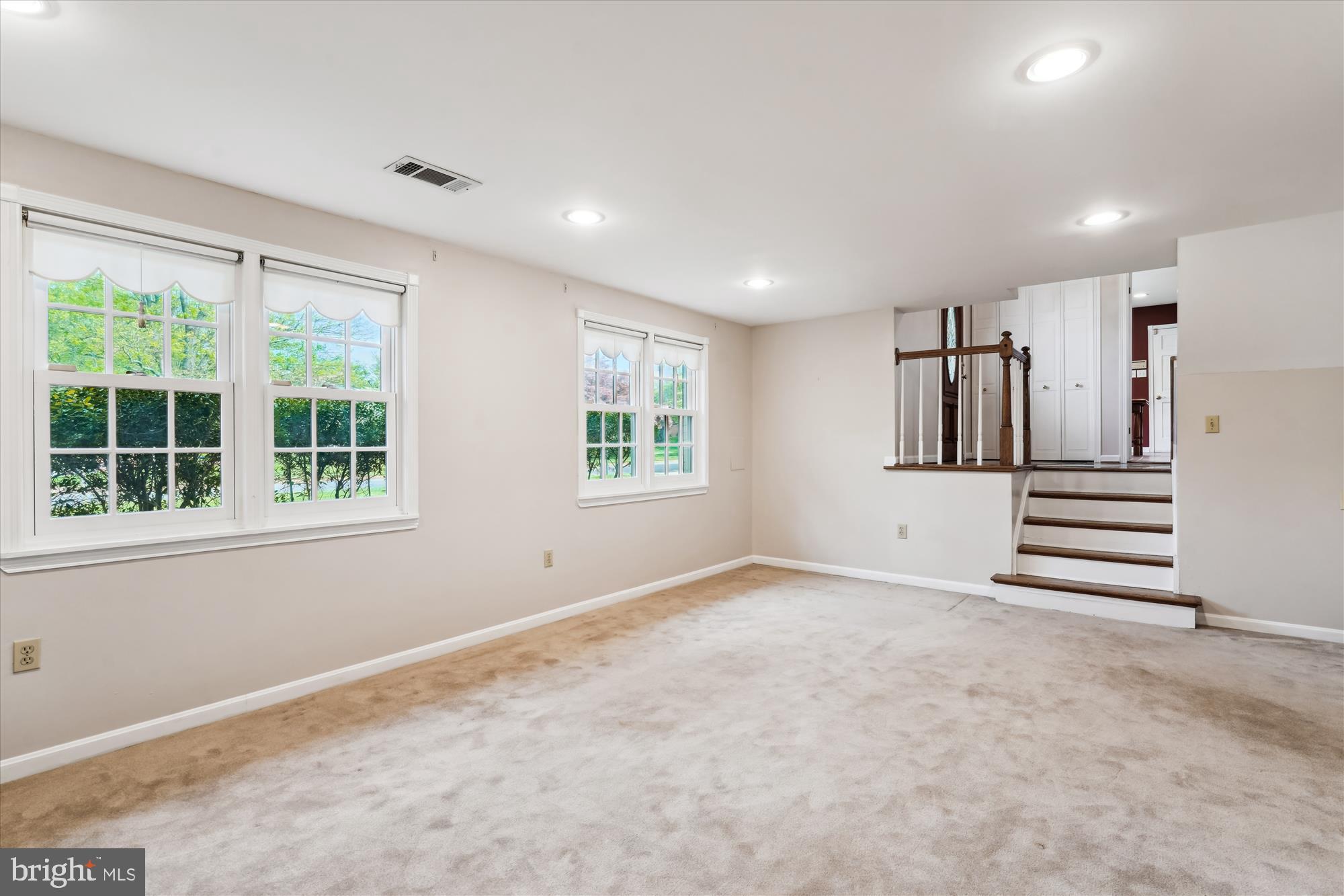 SHOUSE VILLAGE - Residential