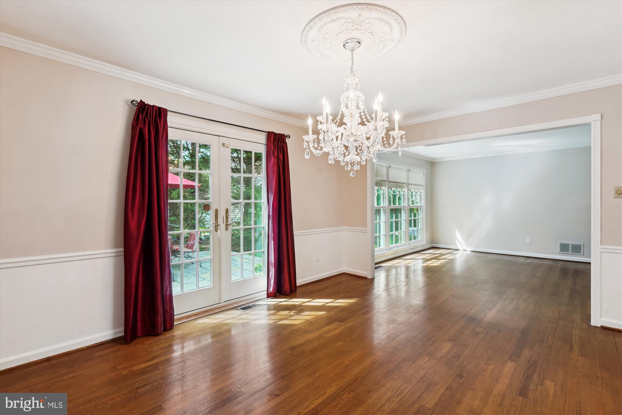 SHOUSE VILLAGE - Residential