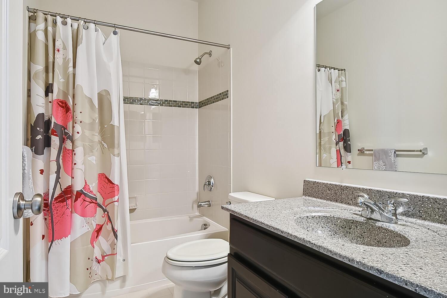 LOUDOUN VALLEY ESTATES - Residential Lease