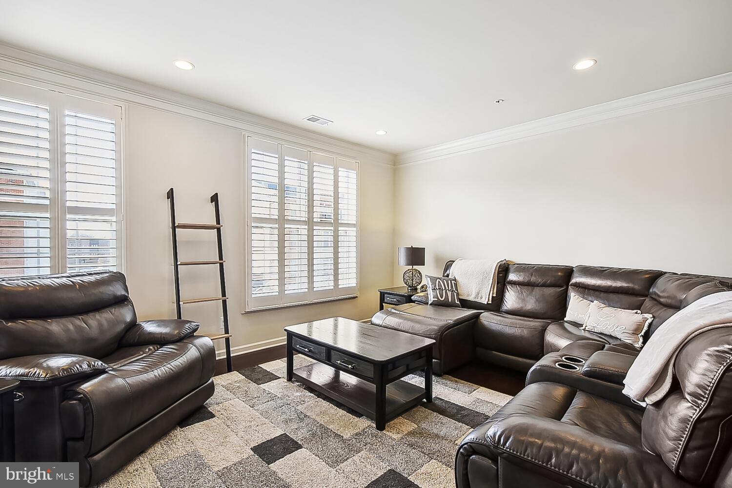 LOUDOUN VALLEY ESTATES - Residential Lease