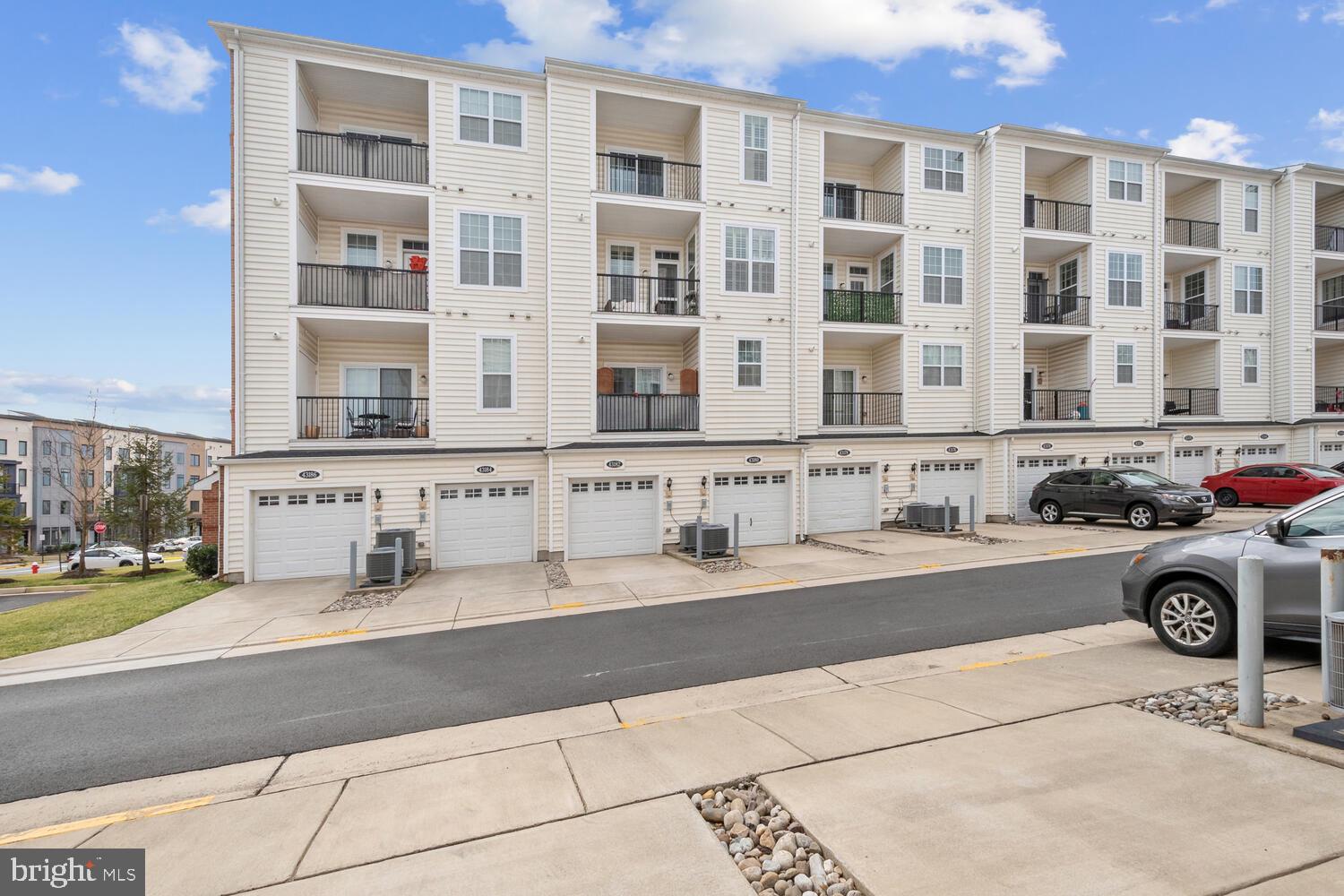 LOUDOUN VALLEY ESTATES - Residential Lease