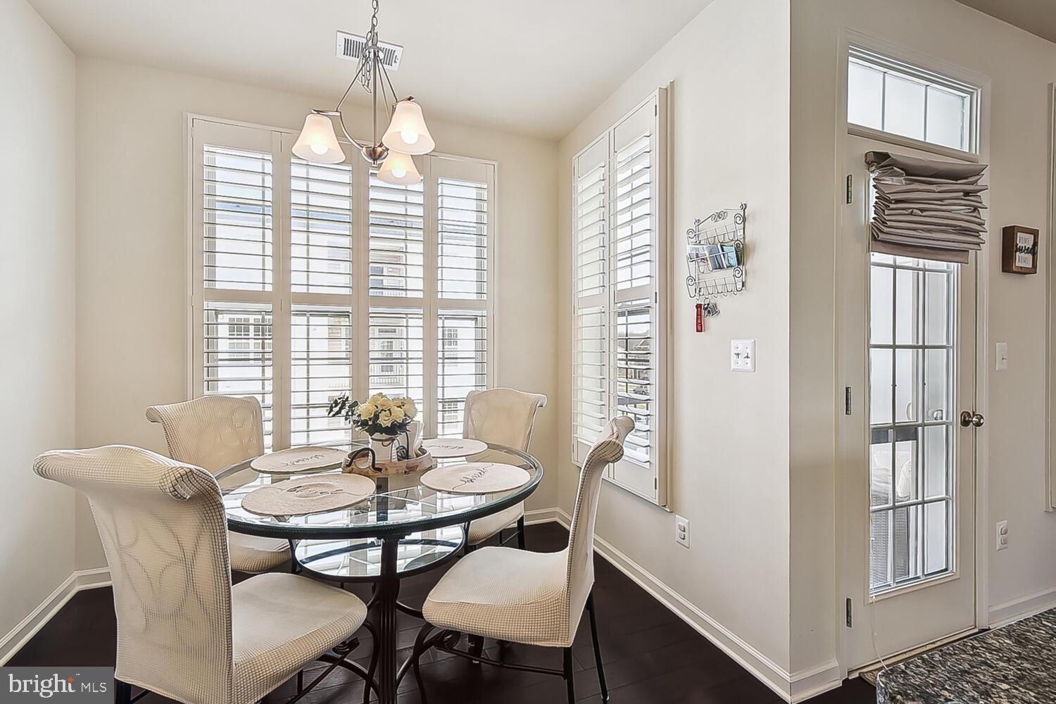 LOUDOUN VALLEY ESTATES - Residential Lease