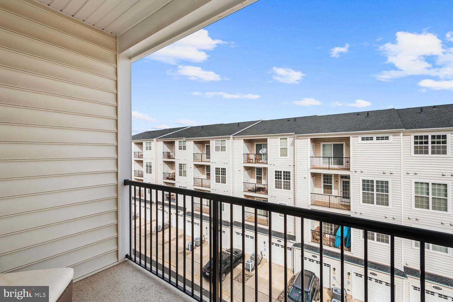 LOUDOUN VALLEY ESTATES - Residential Lease