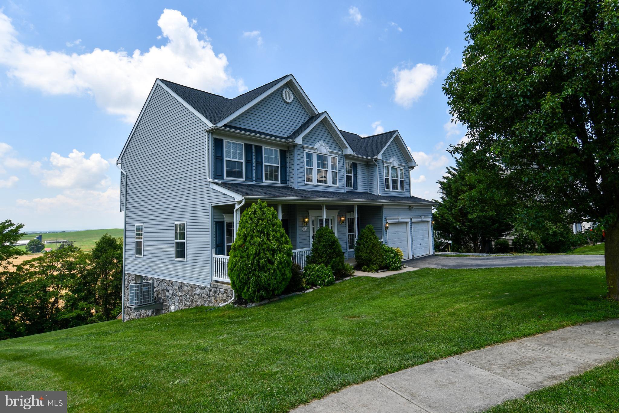 WHISPERING HILLS - Residential