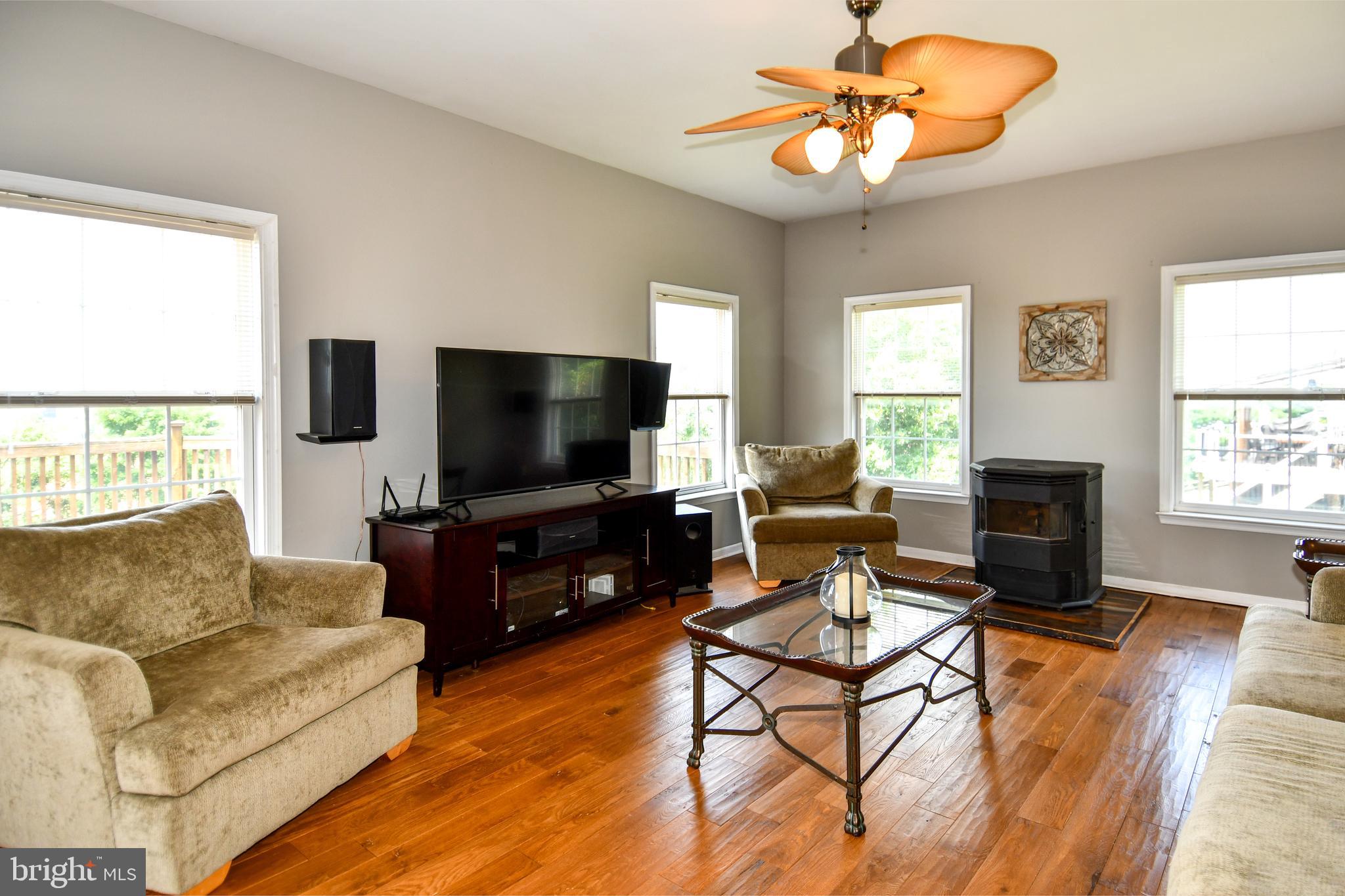 WHISPERING HILLS - Residential