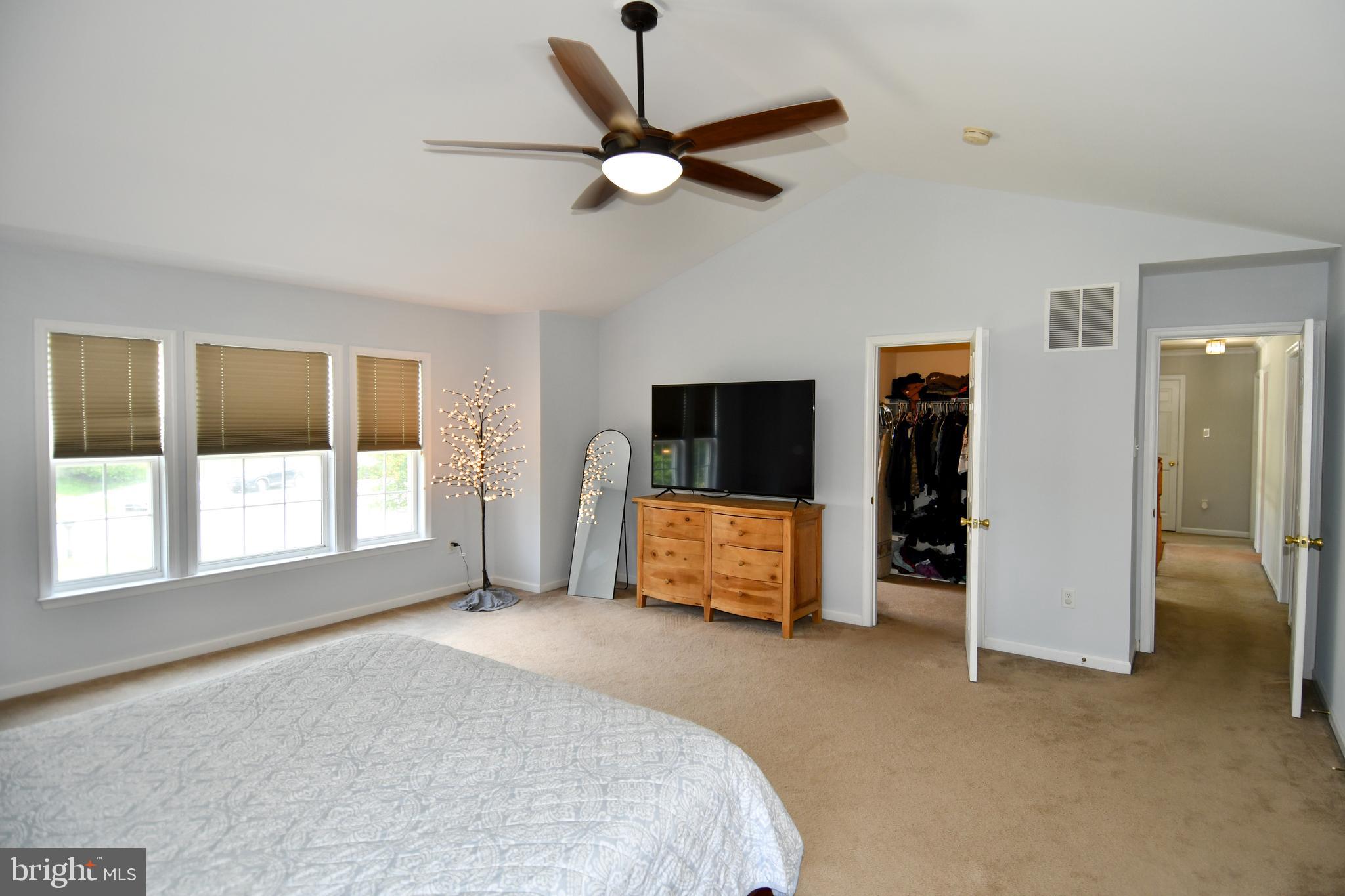 WHISPERING HILLS - Residential