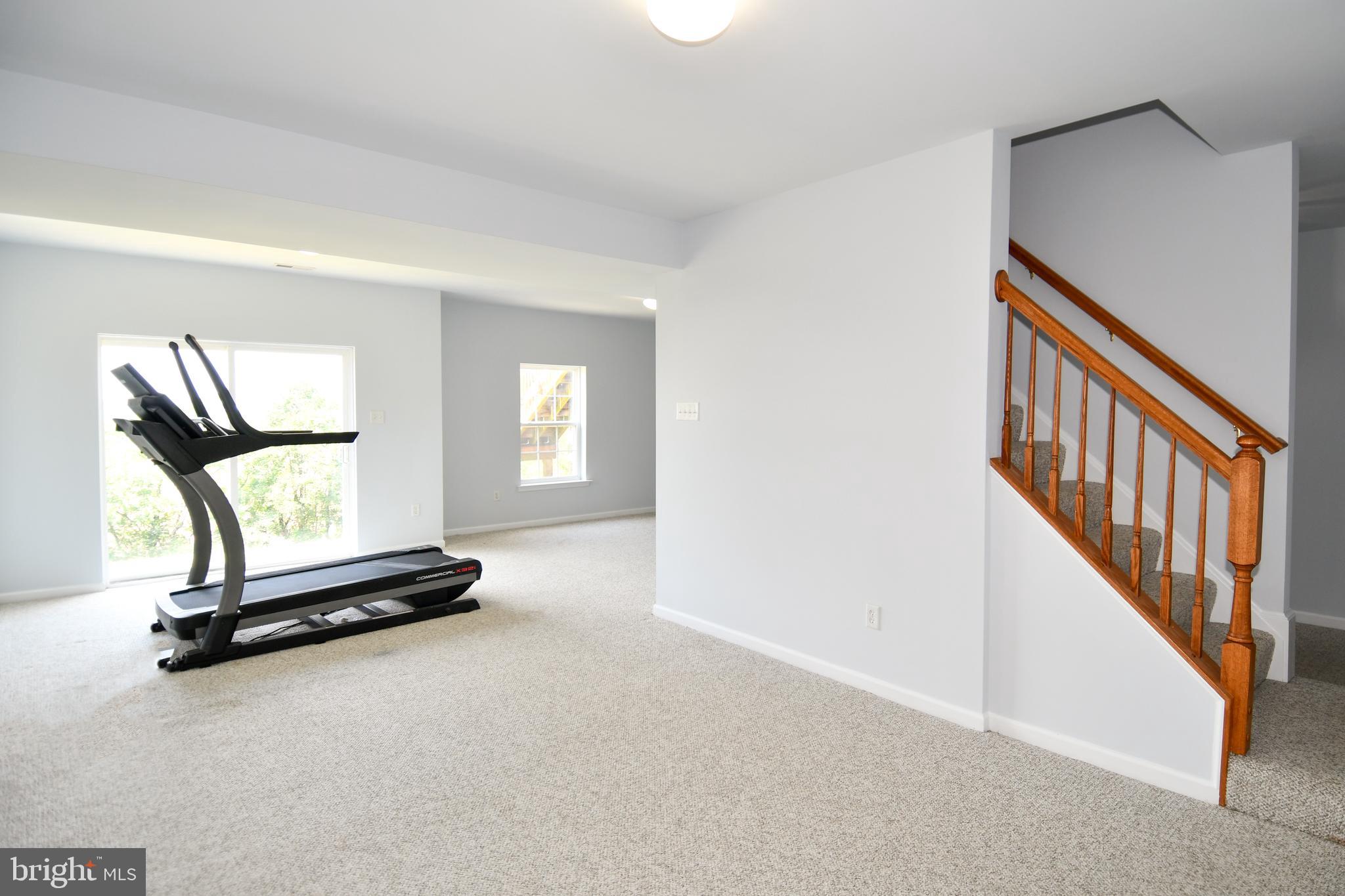 WHISPERING HILLS - Residential