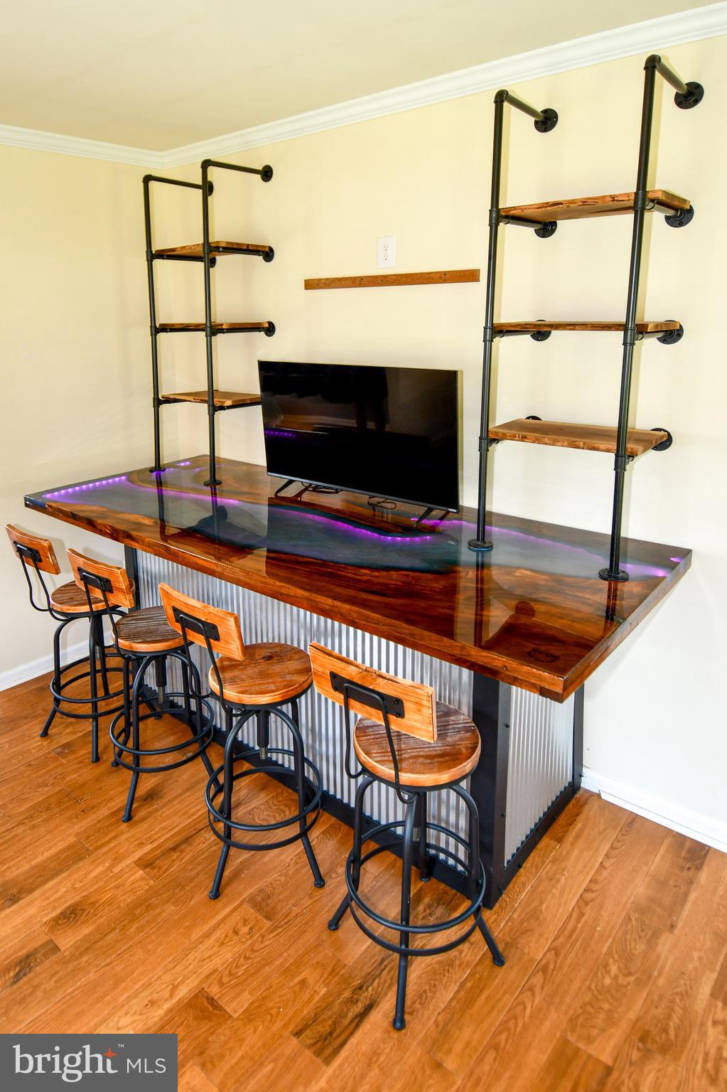 WHISPERING HILLS - Residential