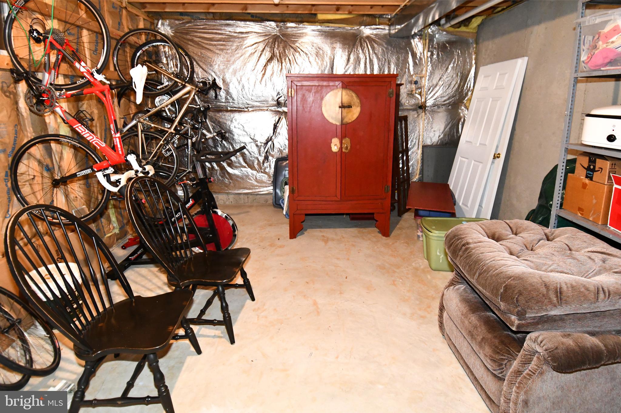 WHISPERING HILLS - Residential