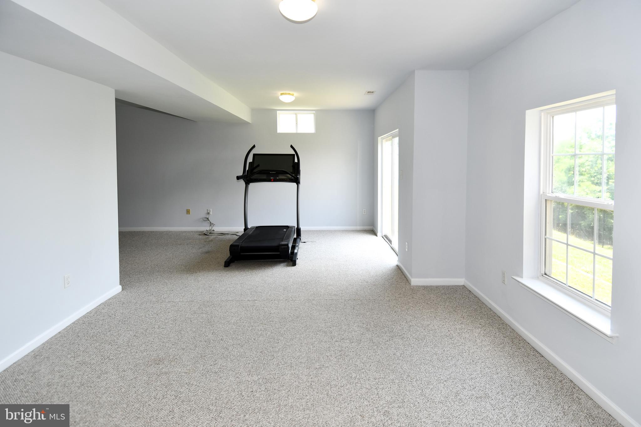 WHISPERING HILLS - Residential