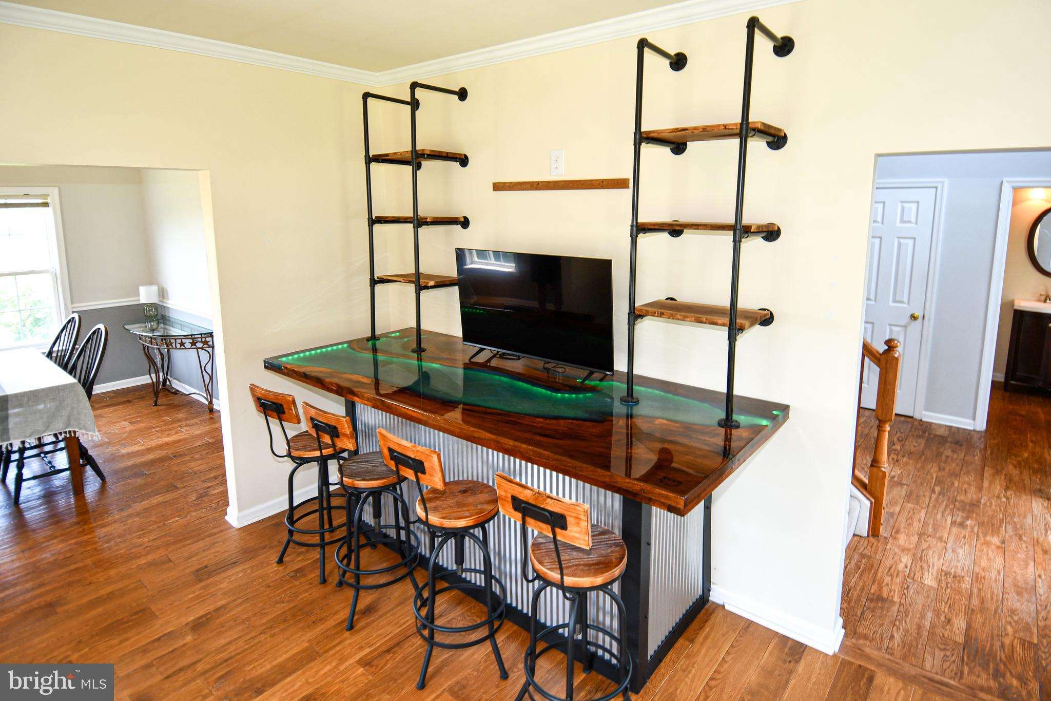 WHISPERING HILLS - Residential