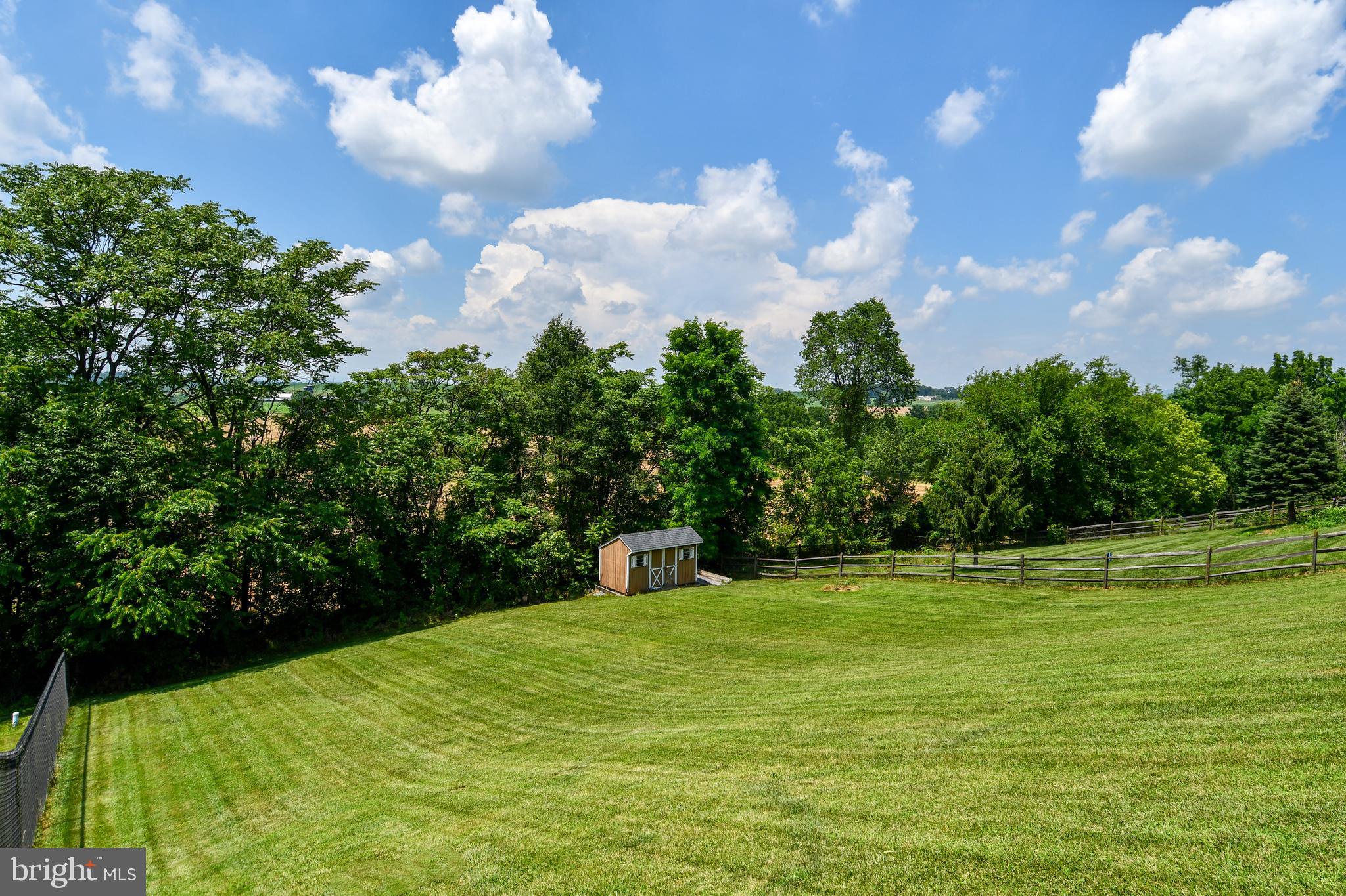 WHISPERING HILLS - Residential