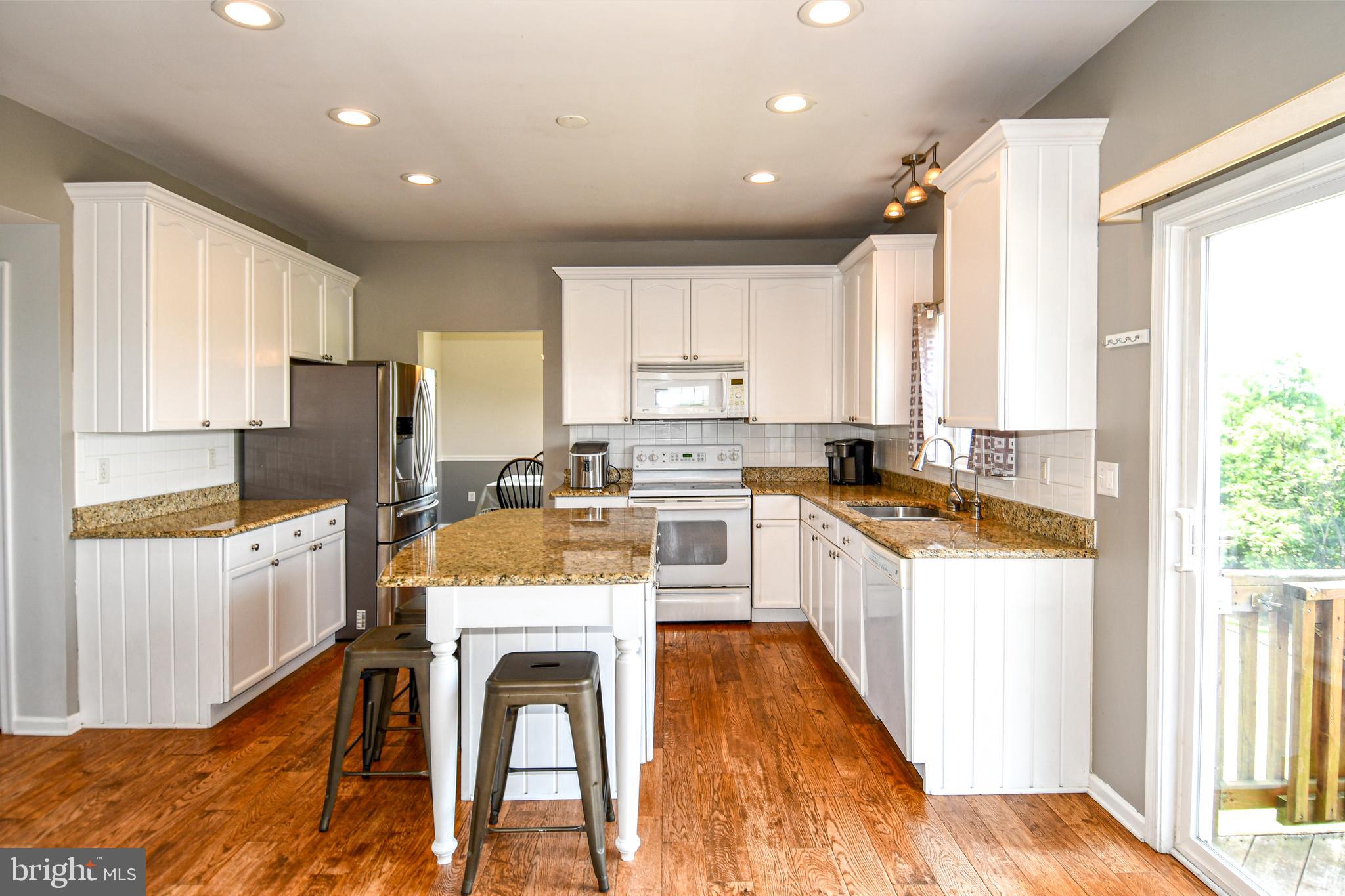 WHISPERING HILLS - Residential