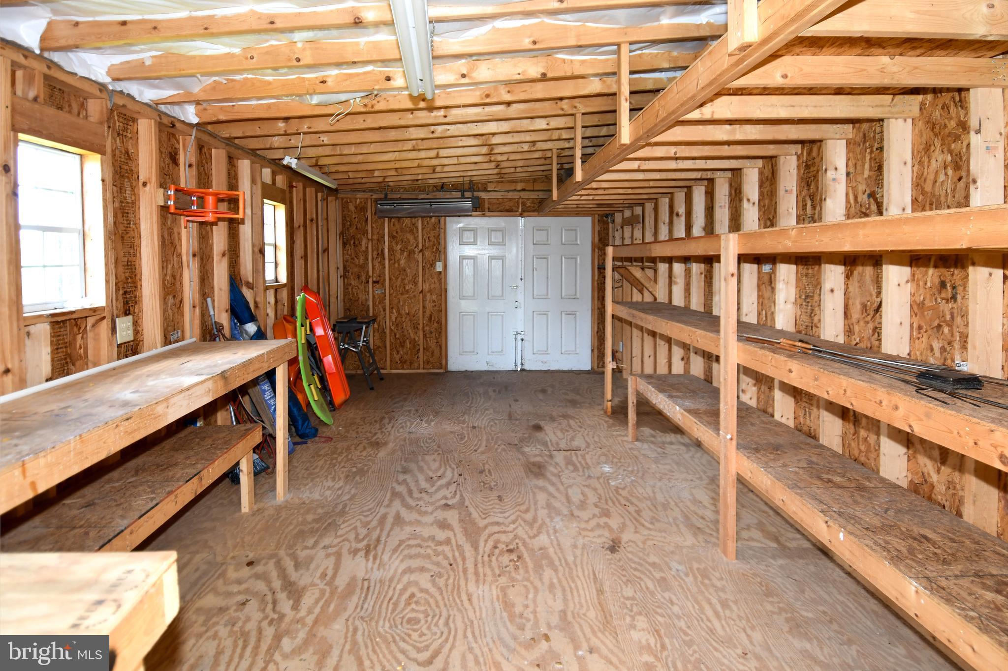 WHISPERING HILLS - Residential