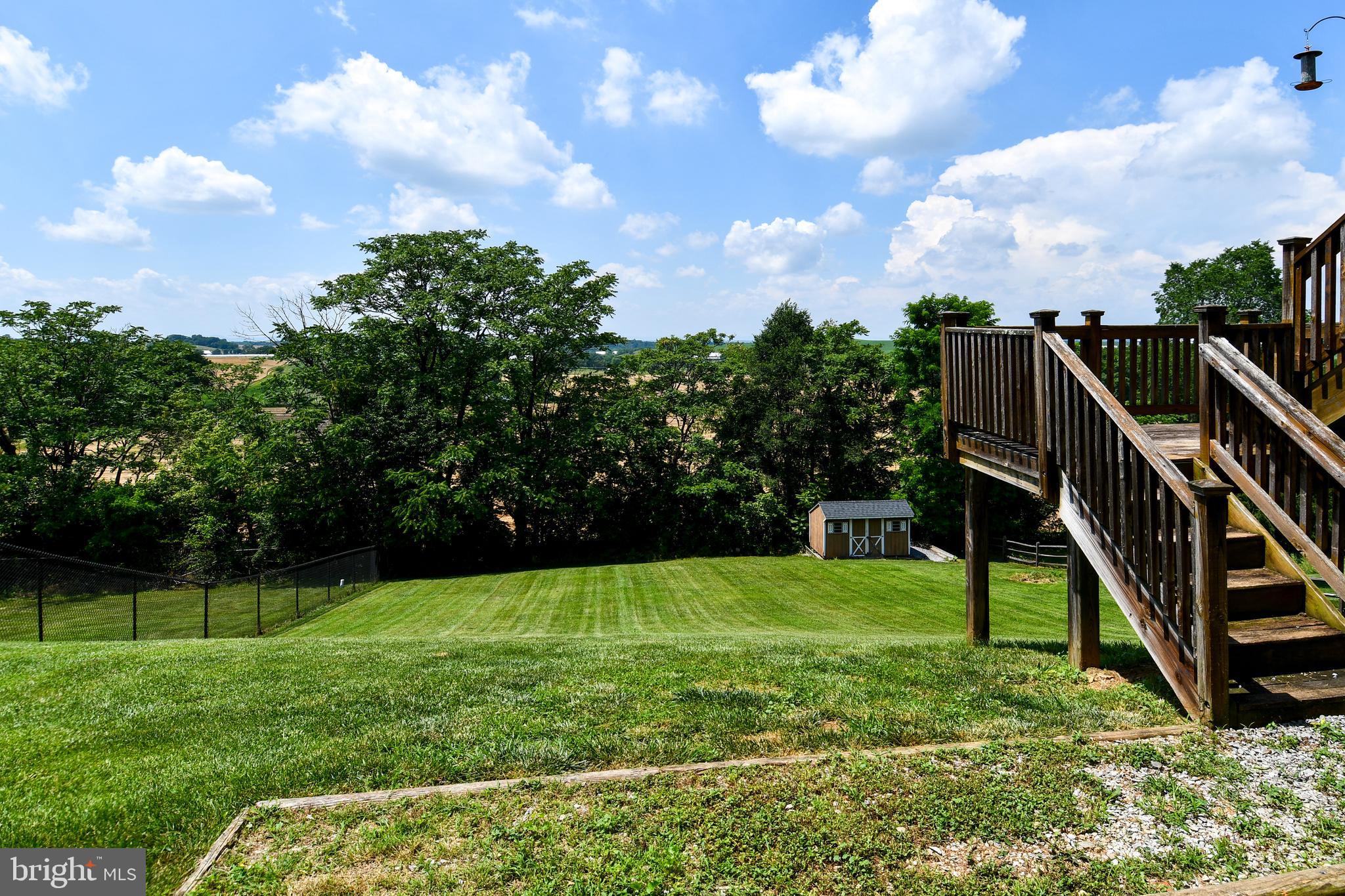 WHISPERING HILLS - Residential