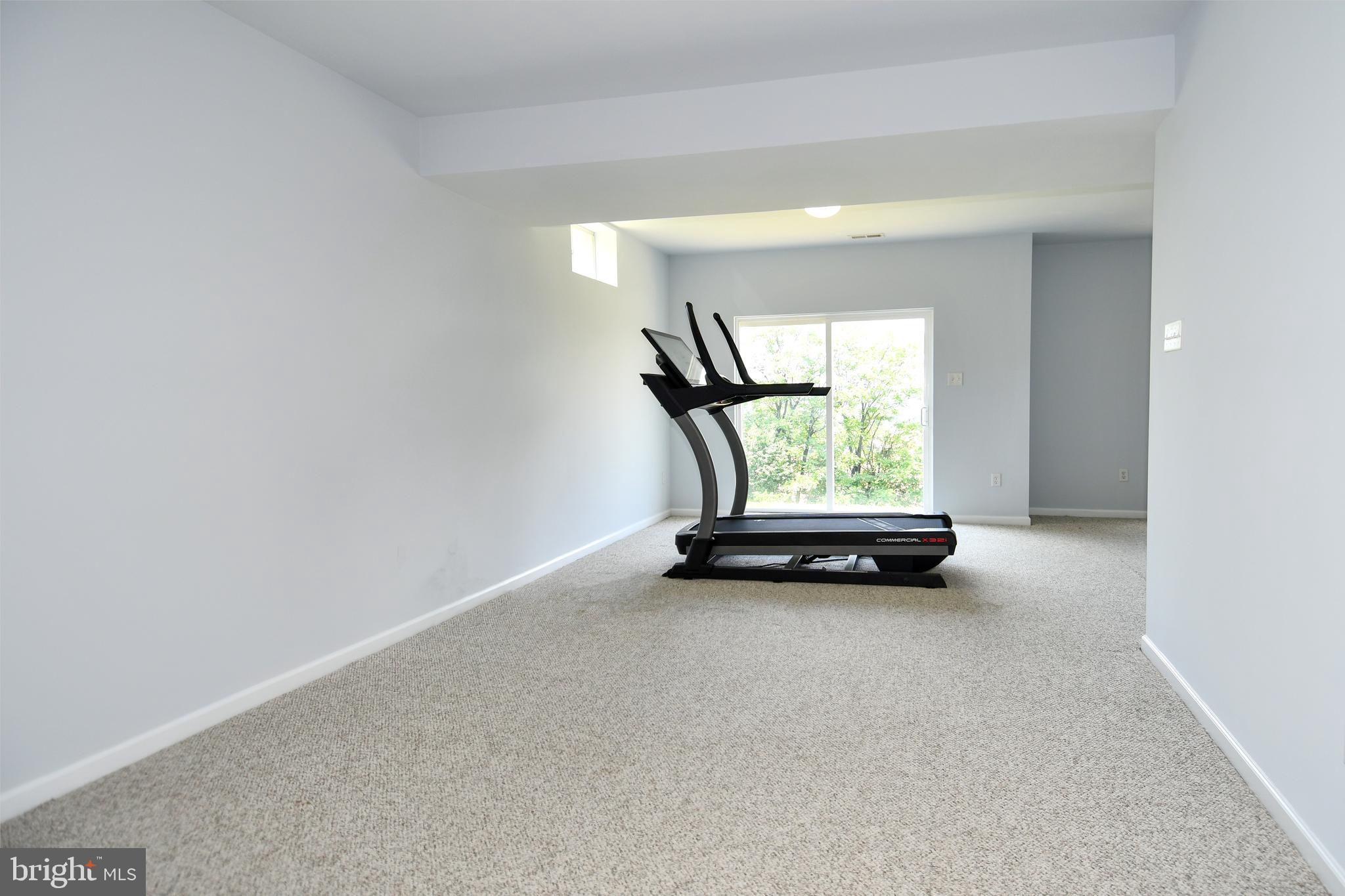 WHISPERING HILLS - Residential