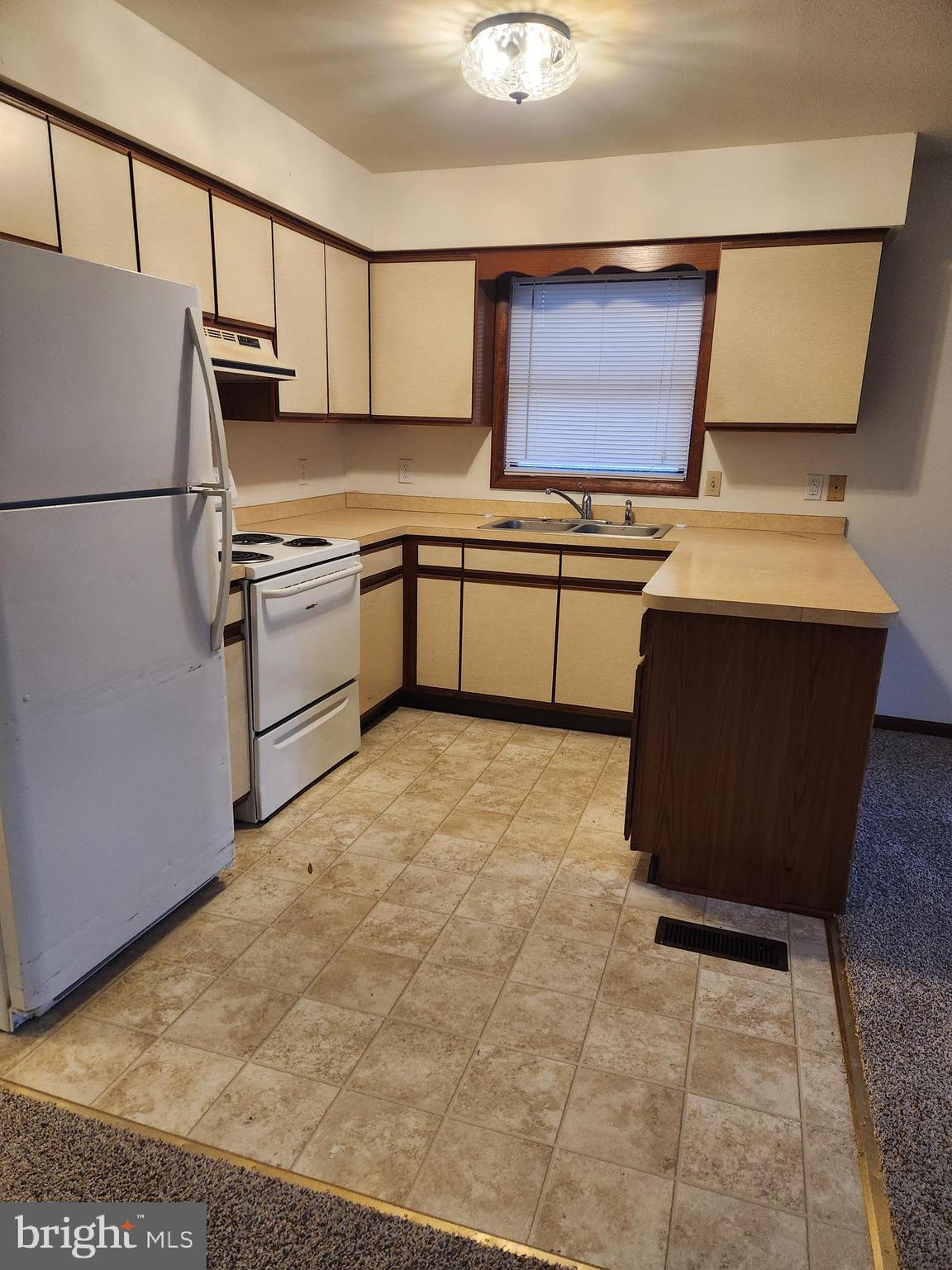 201 SILVER HILL APTS 201