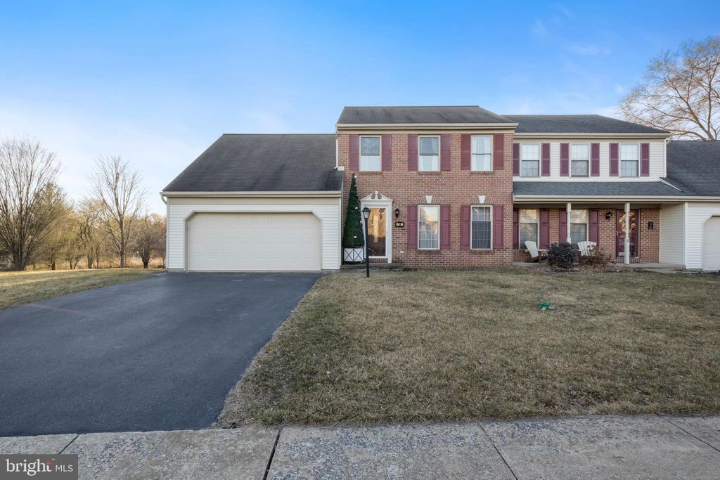 Photo of 14 Limestone Court, LITITZ, PA 17543 (MLS # PALA2061944)