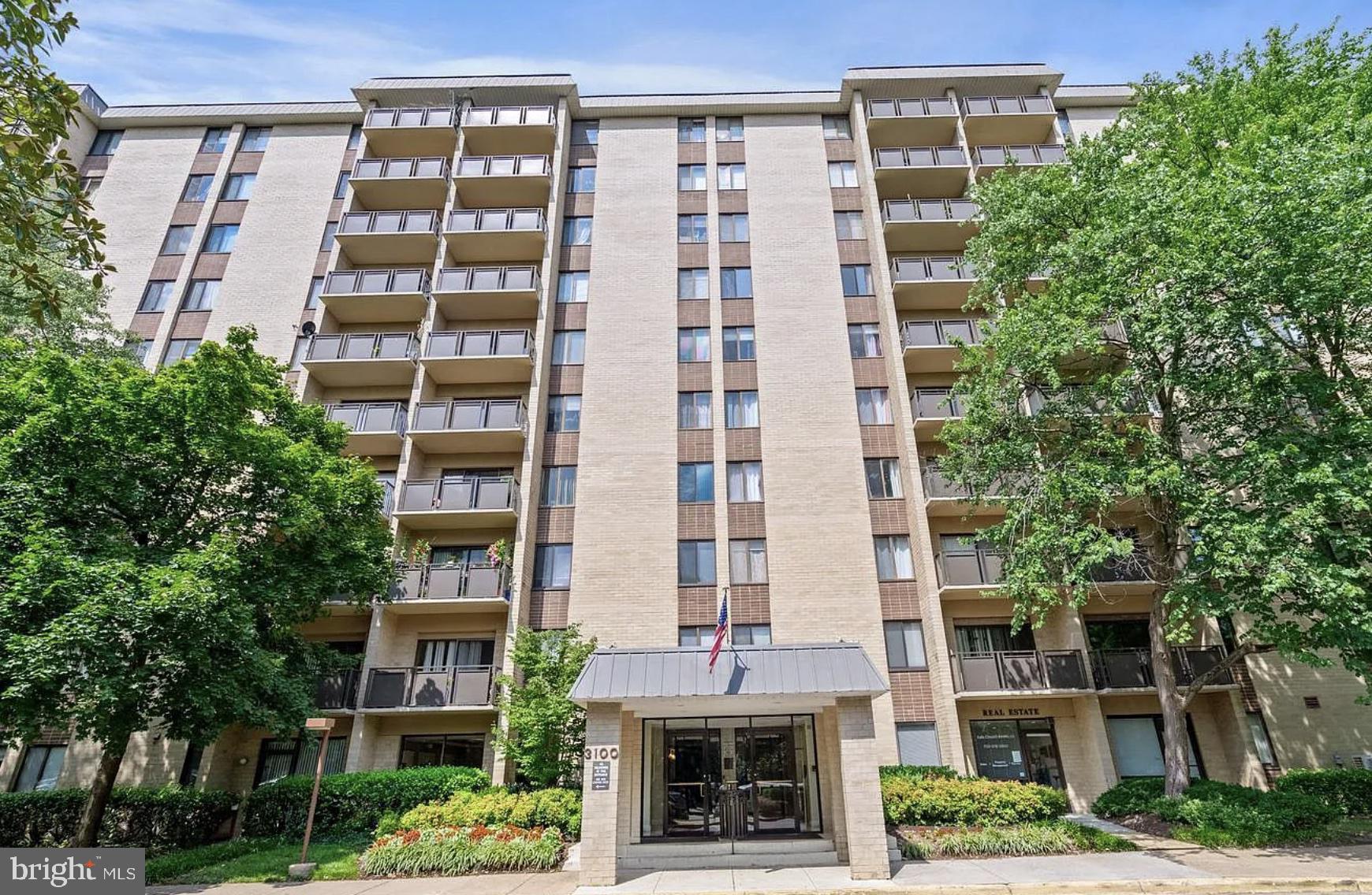 WOODLAKE TOWERS - Residential