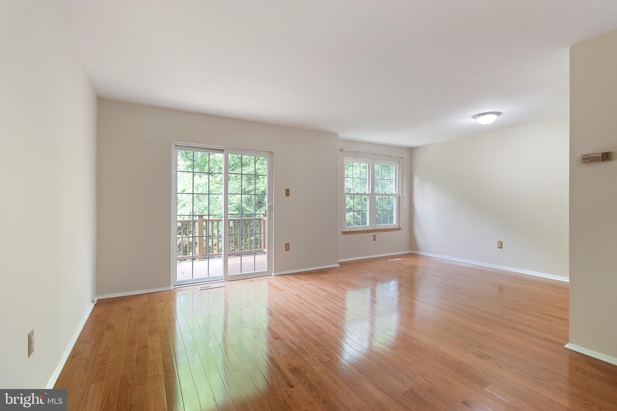 SNOWDEN OAKS - Residential