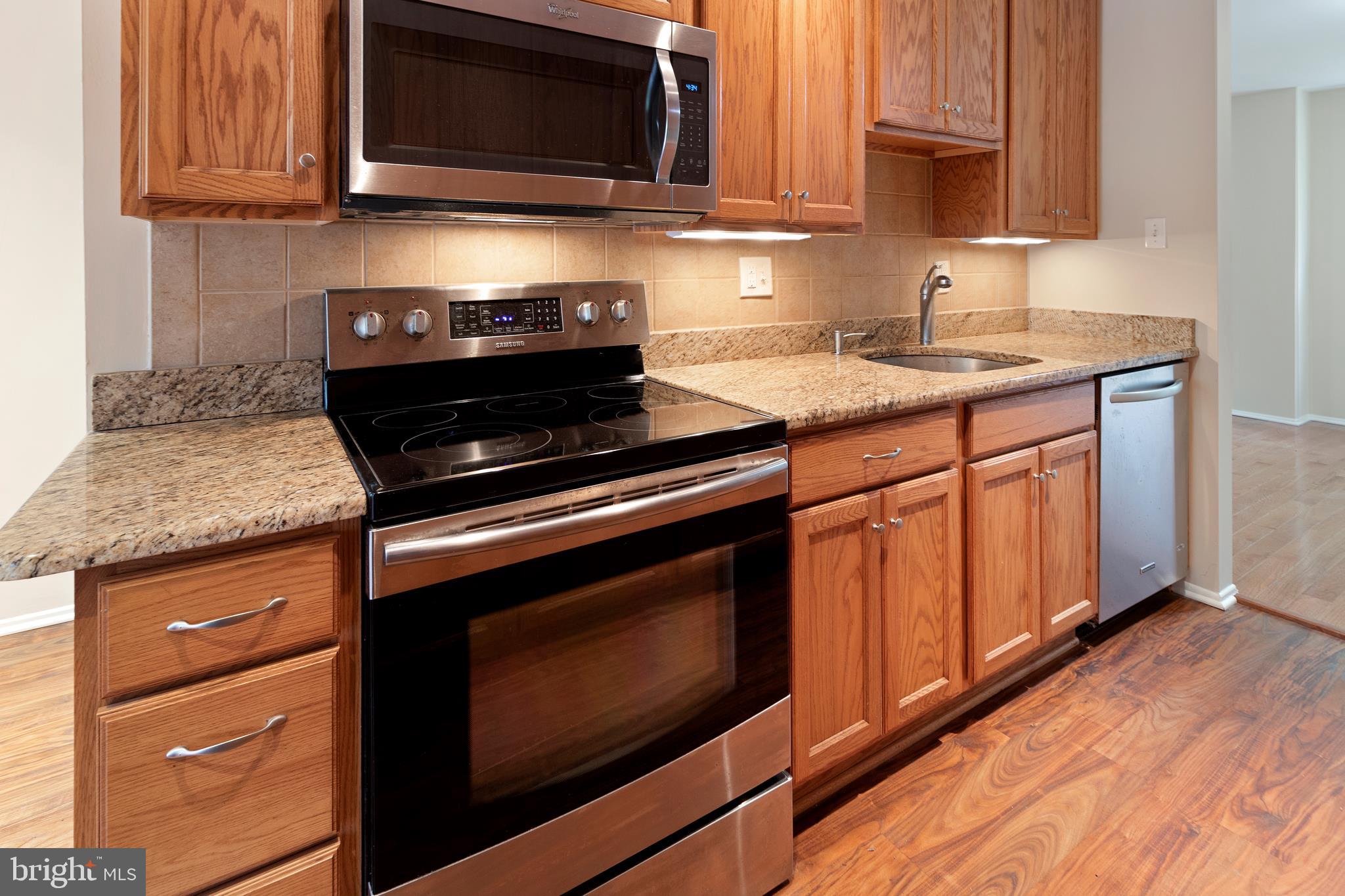 SNOWDEN OAKS - Residential