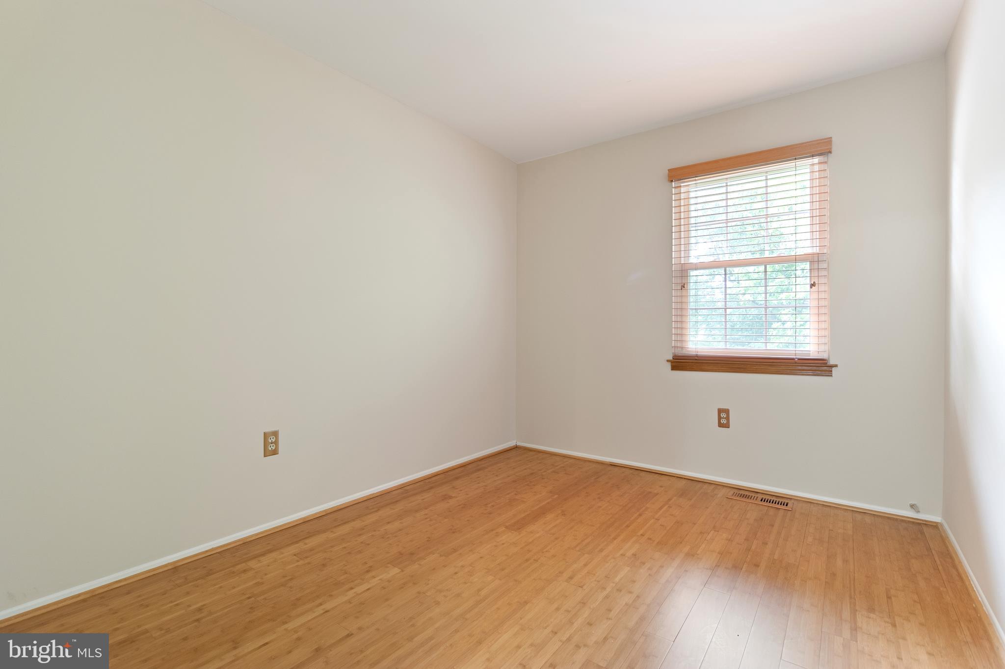 SNOWDEN OAKS - Residential