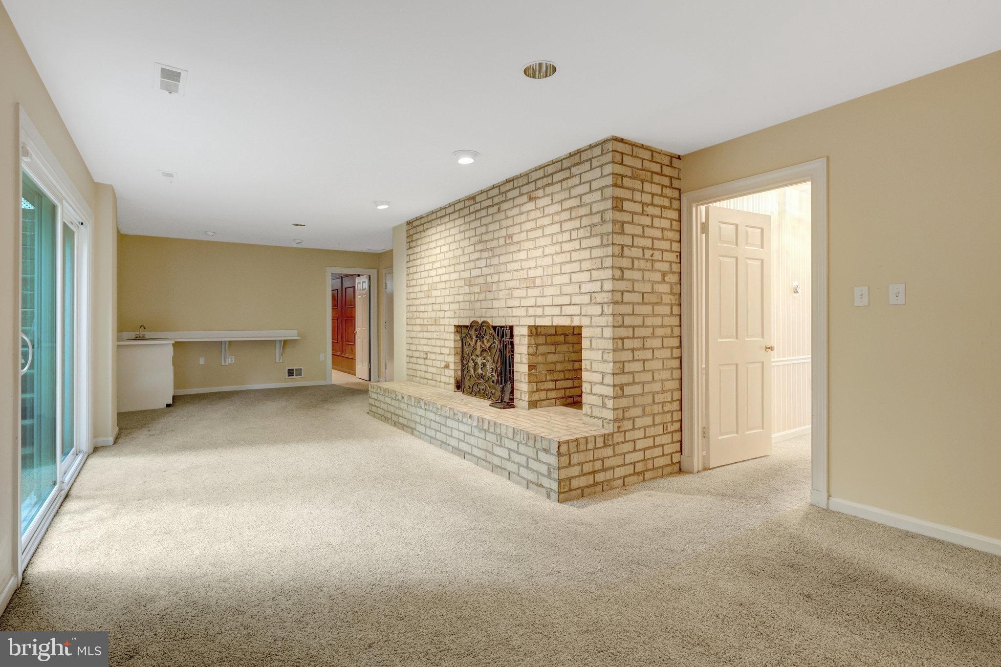 CHAIN BRIDGE WOODS - Residential