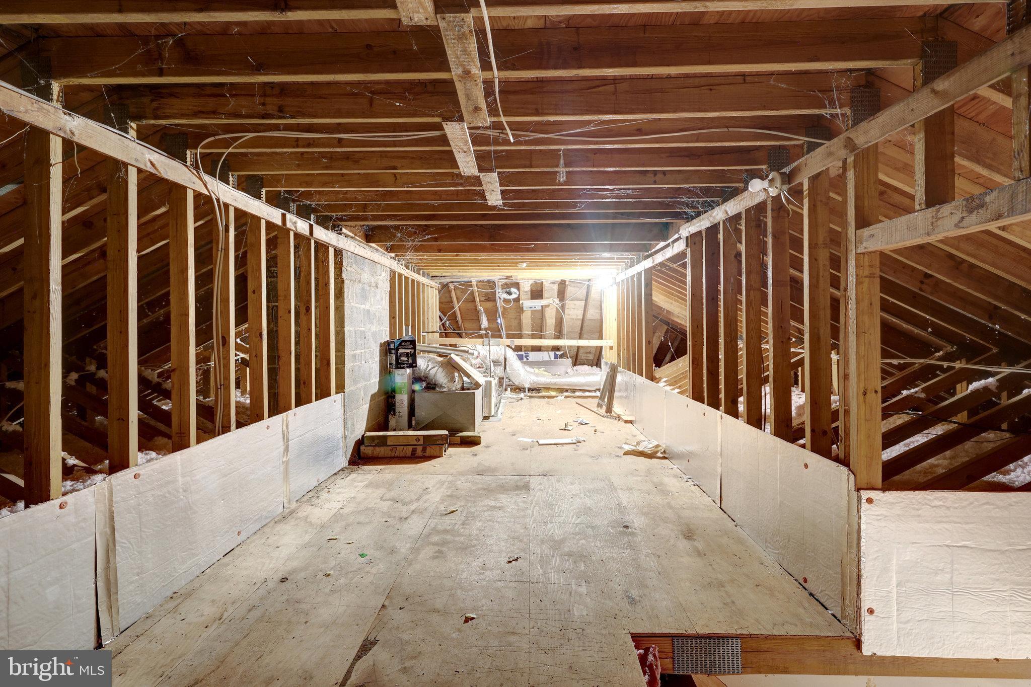 CHAIN BRIDGE WOODS - Residential