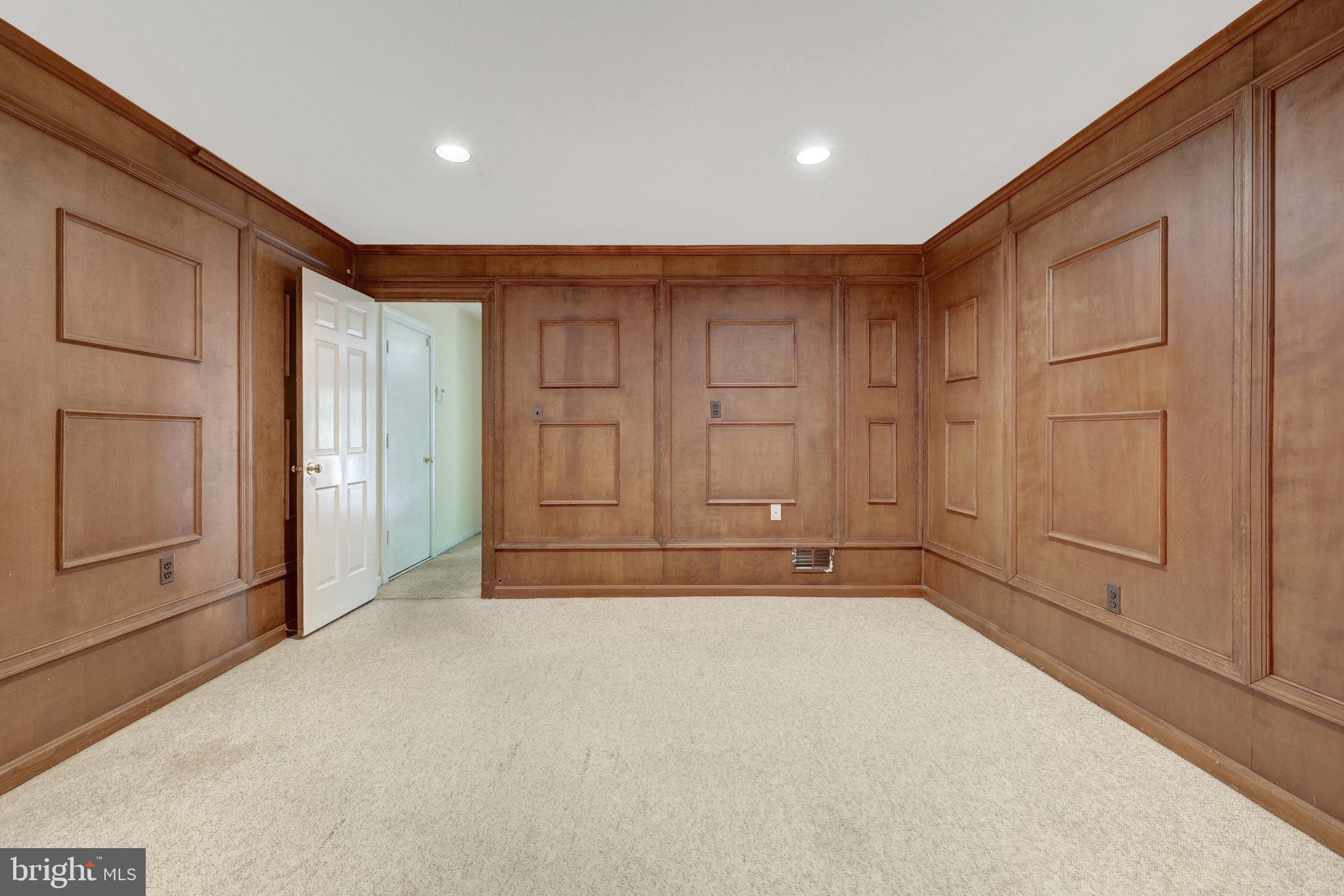 CHAIN BRIDGE WOODS - Residential