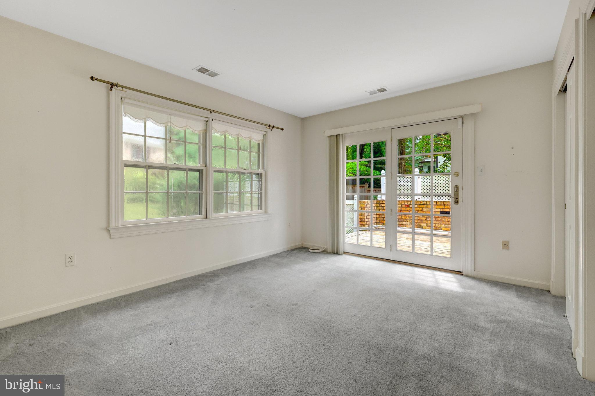 CHAIN BRIDGE WOODS - Residential