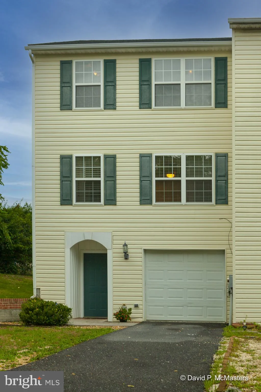 114 Sir Washington Street, Inwood, WV 25428