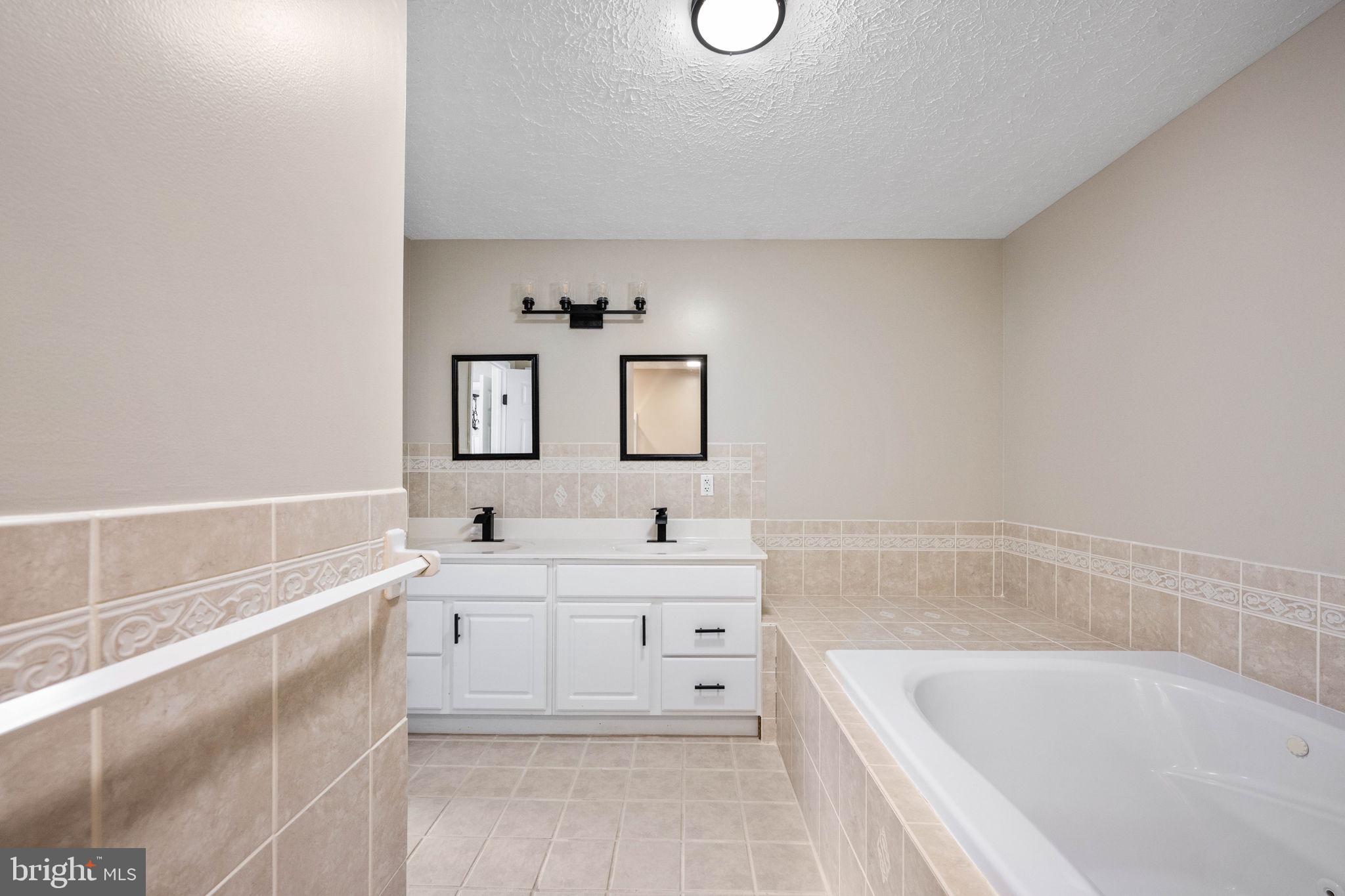 NEWMAN SPEEDWAY - Residential