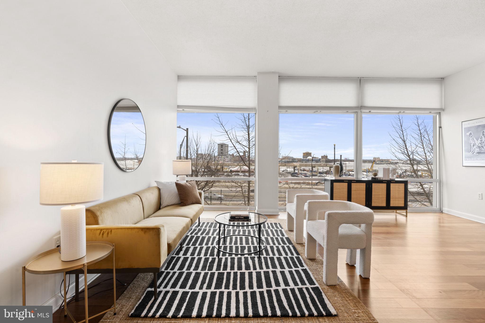 SOCIETY HILL - Residential