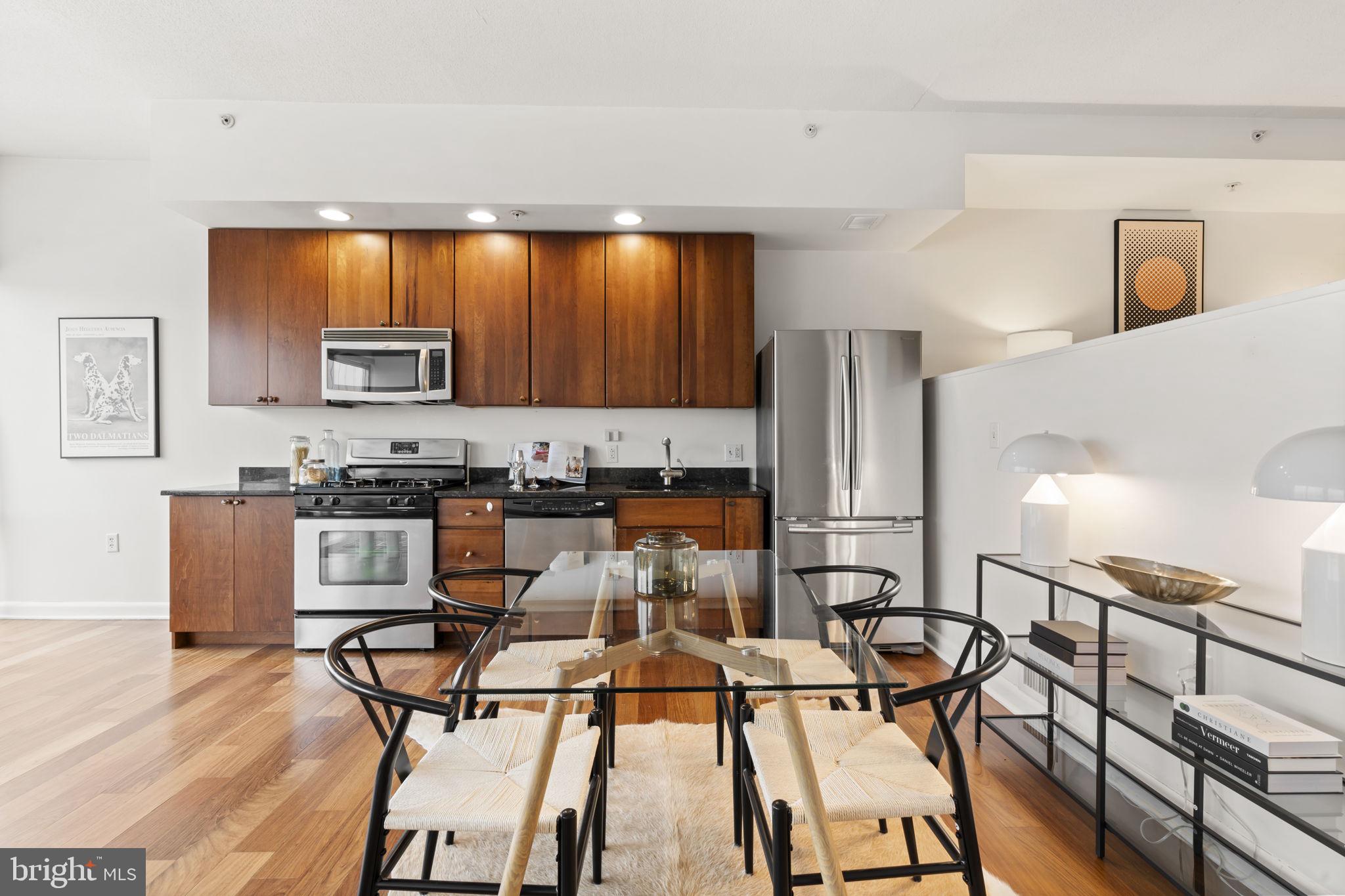 SOCIETY HILL - Residential